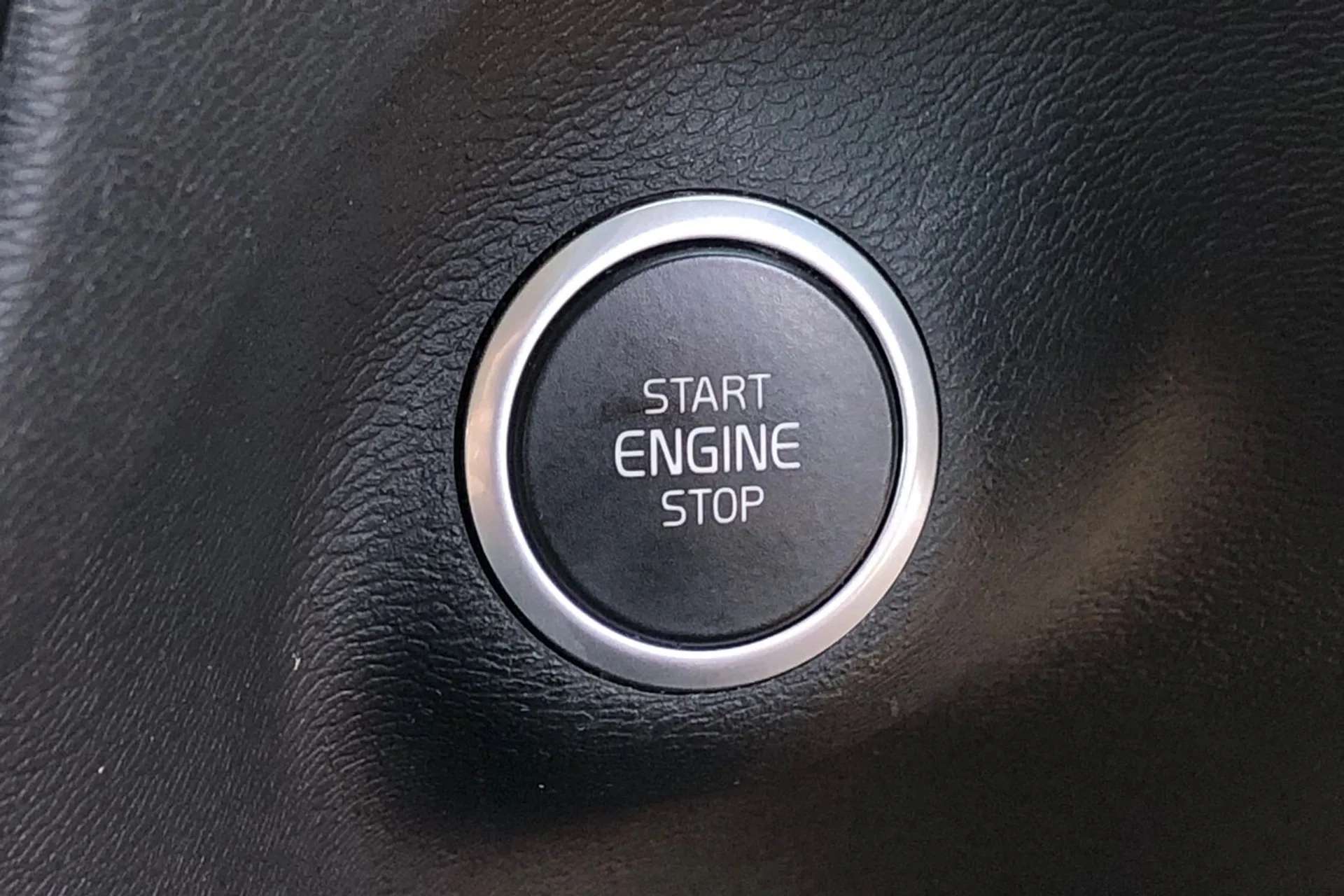 2020 VOLVO XC40 2020 VOLVO XC40