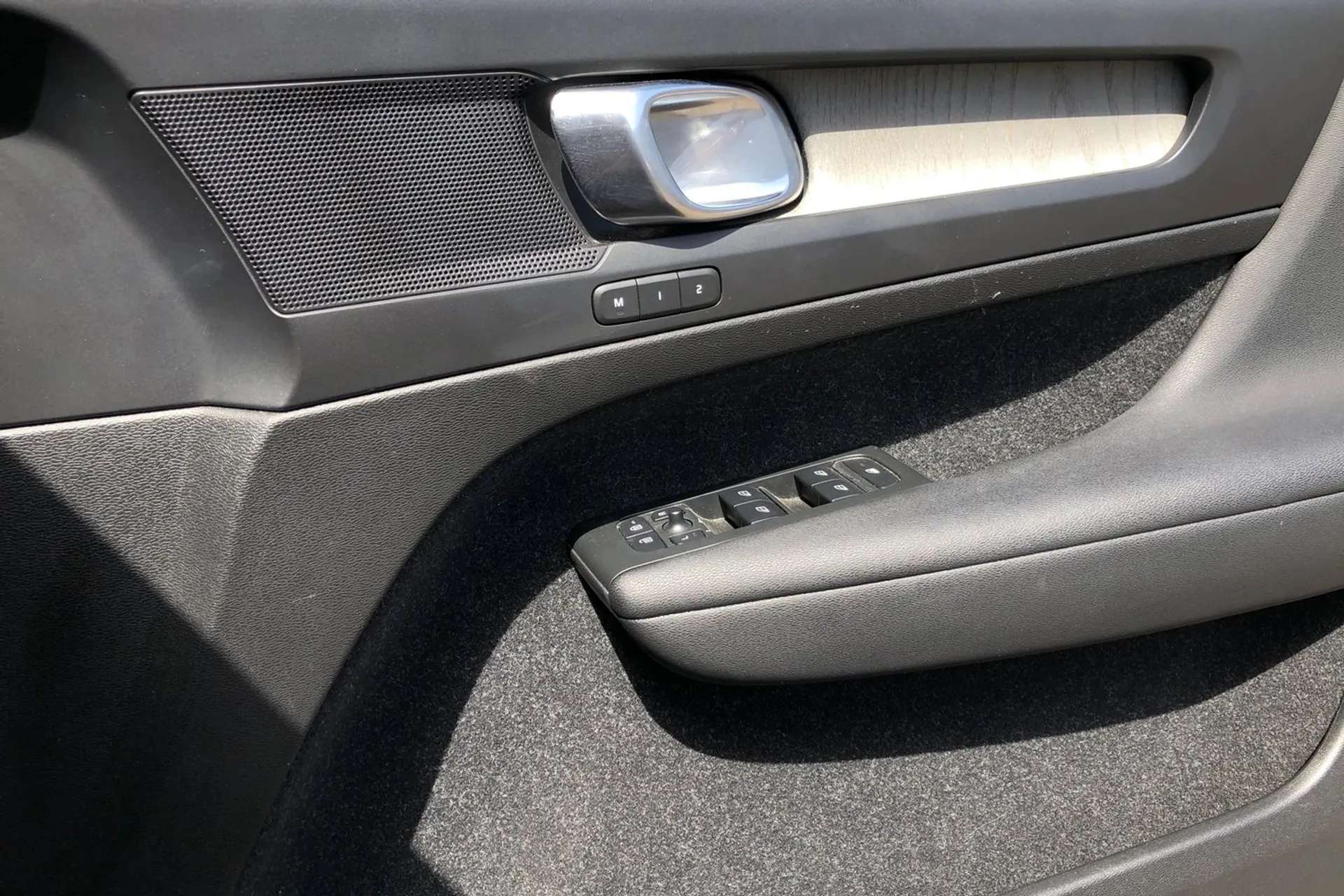 2020 VOLVO XC40 2020 VOLVO XC40