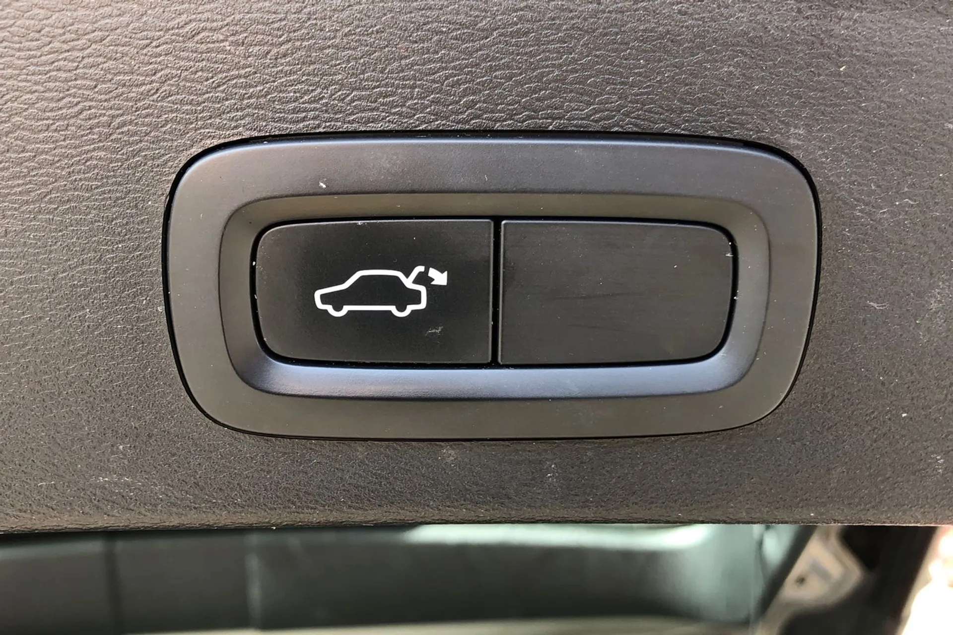 2020 VOLVO XC40 2020 VOLVO XC40