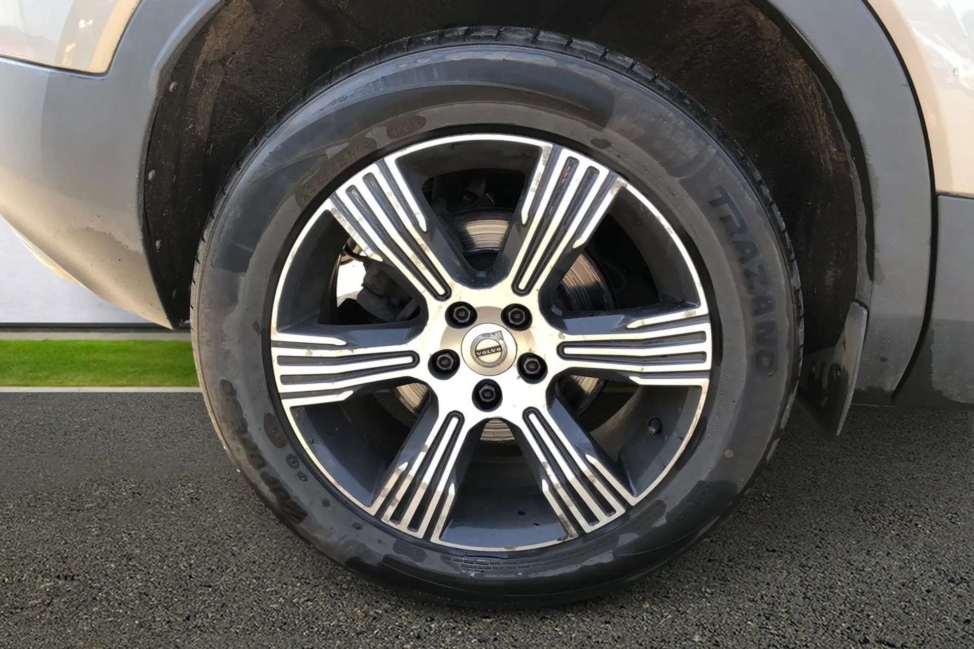 2020 VOLVO XC40 2020 VOLVO XC40