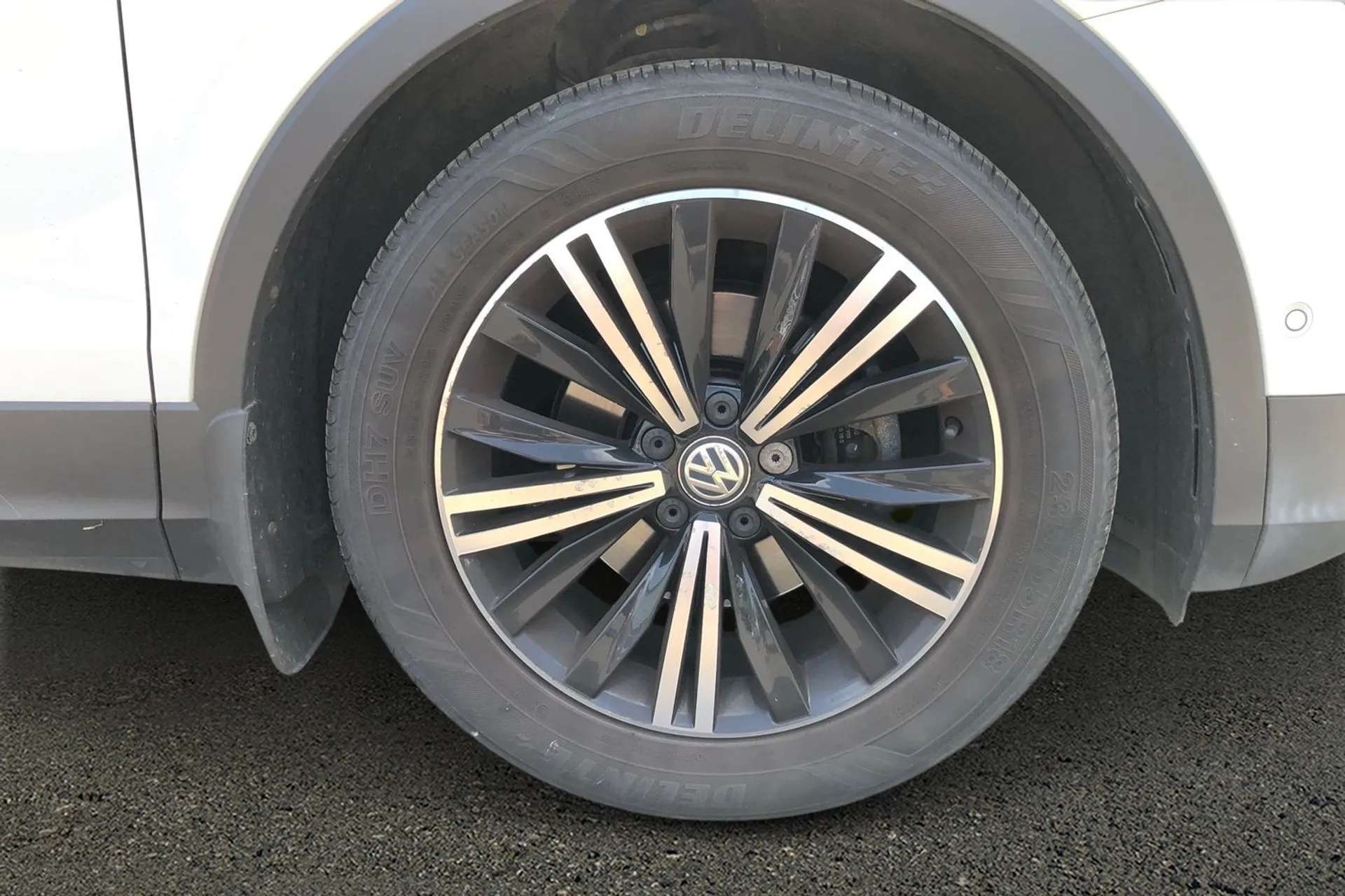2018 VOLKSWAGEN TIGUAN 2018 VOLKSWAGEN TIGUAN