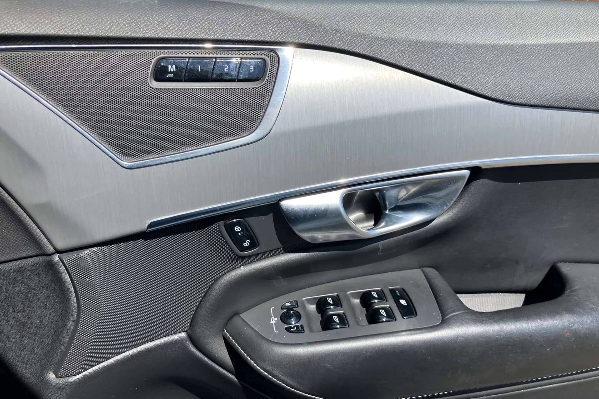 2020 VOLVO XC90 2020 VOLVO XC90
