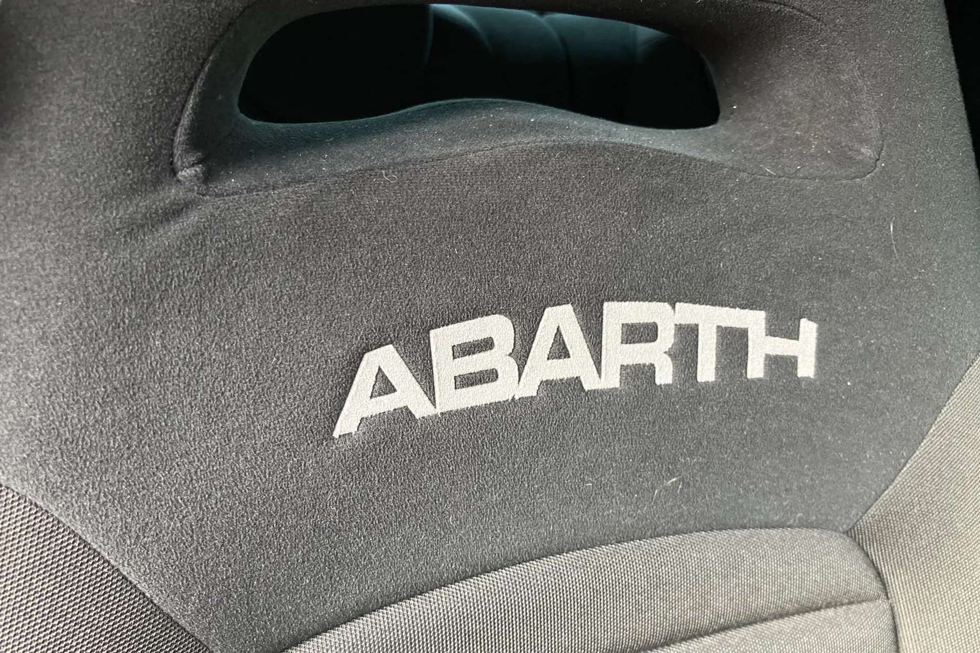 2019 ABARTH 595 2019 ABARTH 595
