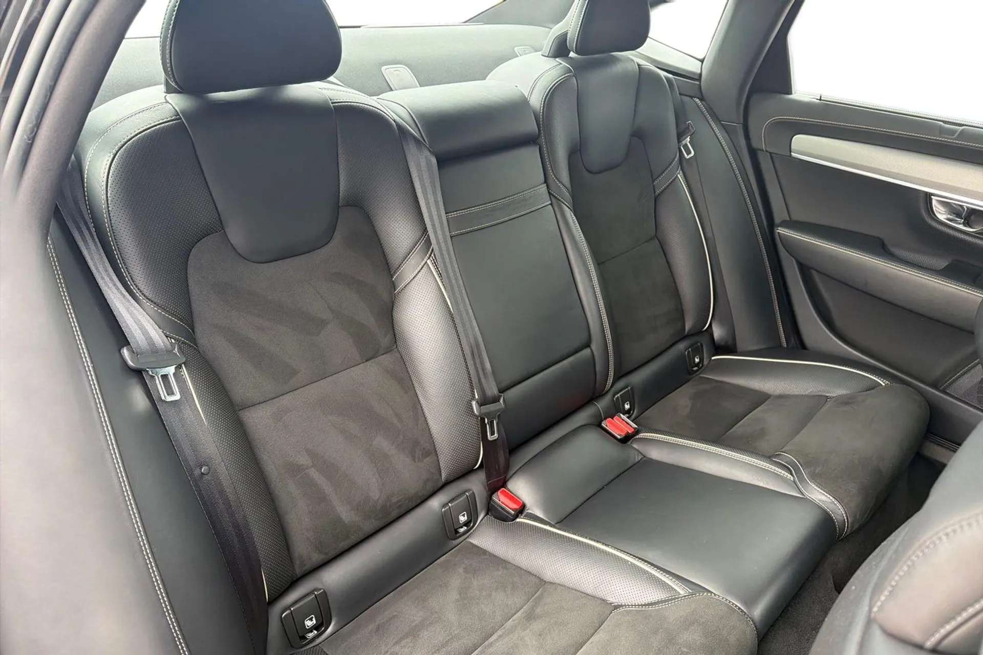 2019 VOLVO S90 2019 VOLVO S90