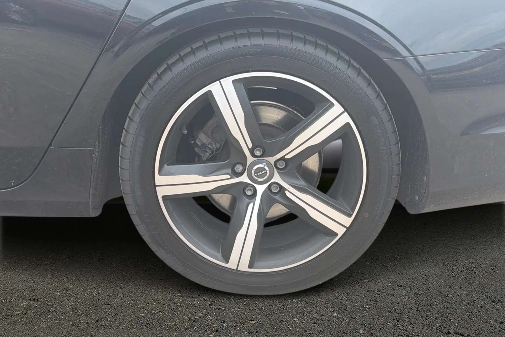 2019 VOLVO S90 2019 VOLVO S90