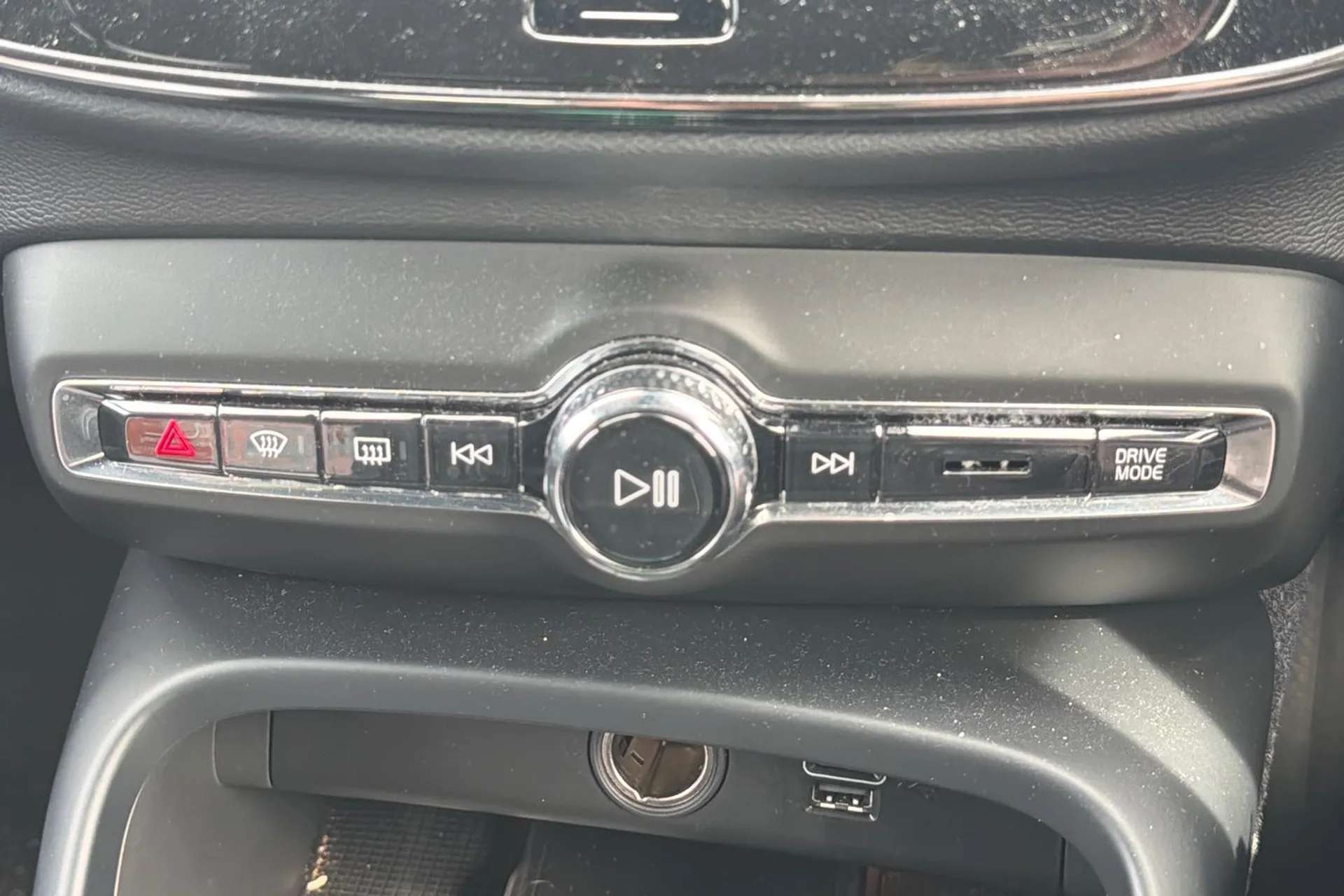 2021 VOLVO XC40 2021 VOLVO XC40