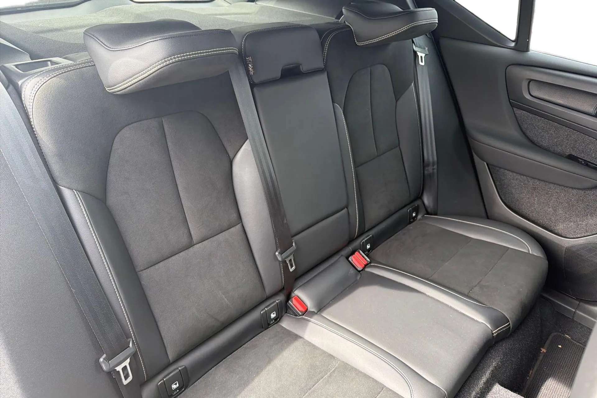 2021 VOLVO XC40 2021 VOLVO XC40