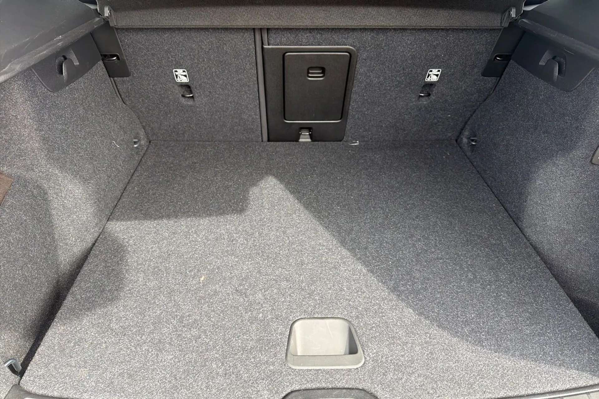 2021 VOLVO XC40 2021 VOLVO XC40