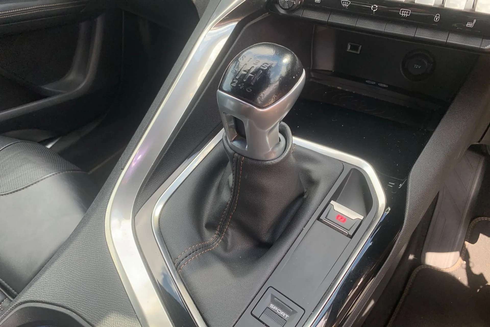 2018 PEUGEOT 3008 2018 PEUGEOT 3008