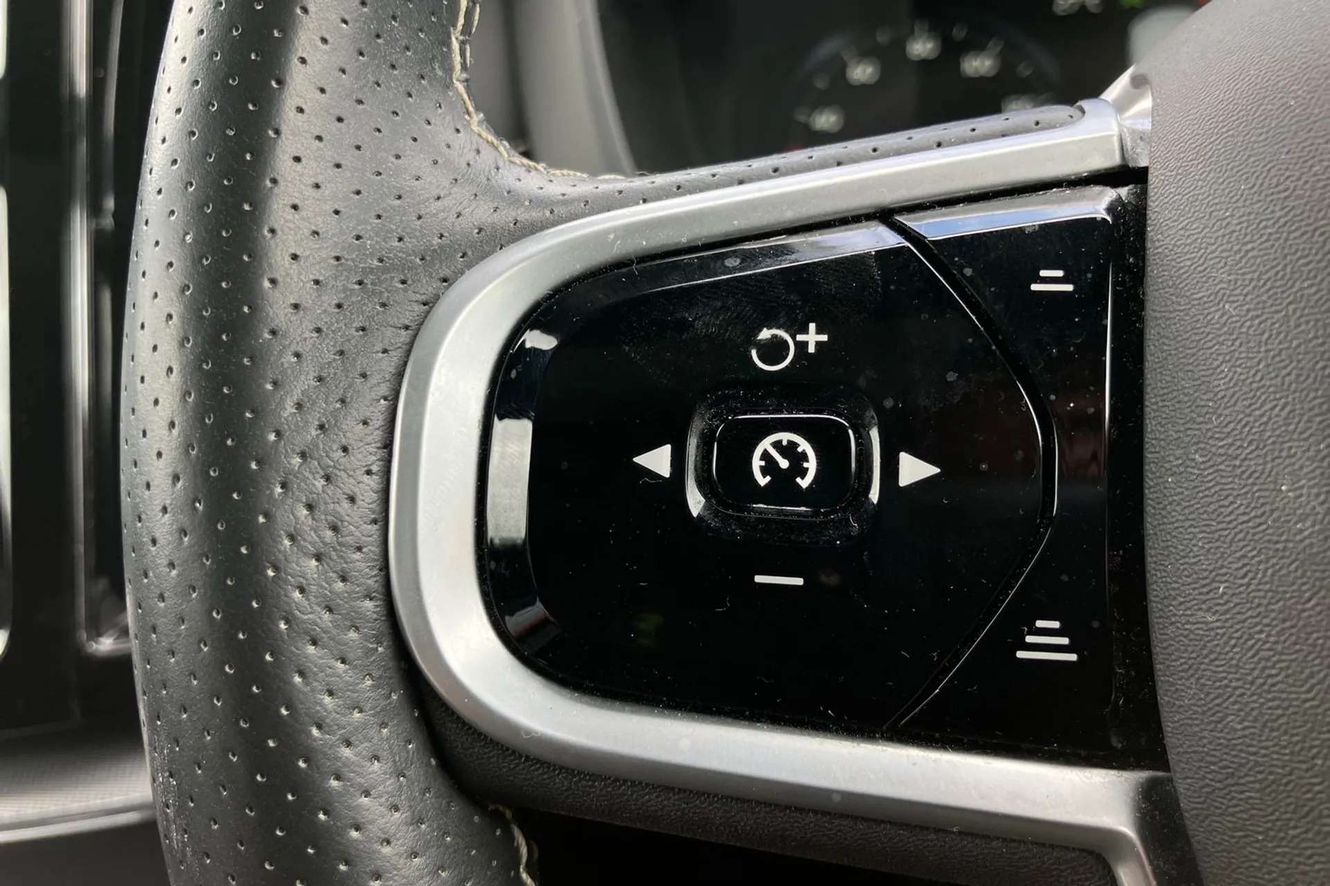 2019 VOLVO XC60 2019 VOLVO XC60