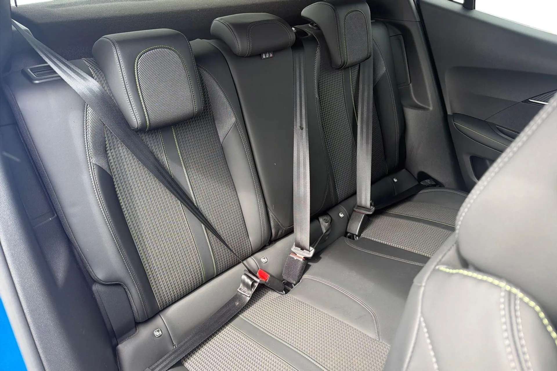 2021 PEUGEOT 2008 2021 PEUGEOT 2008