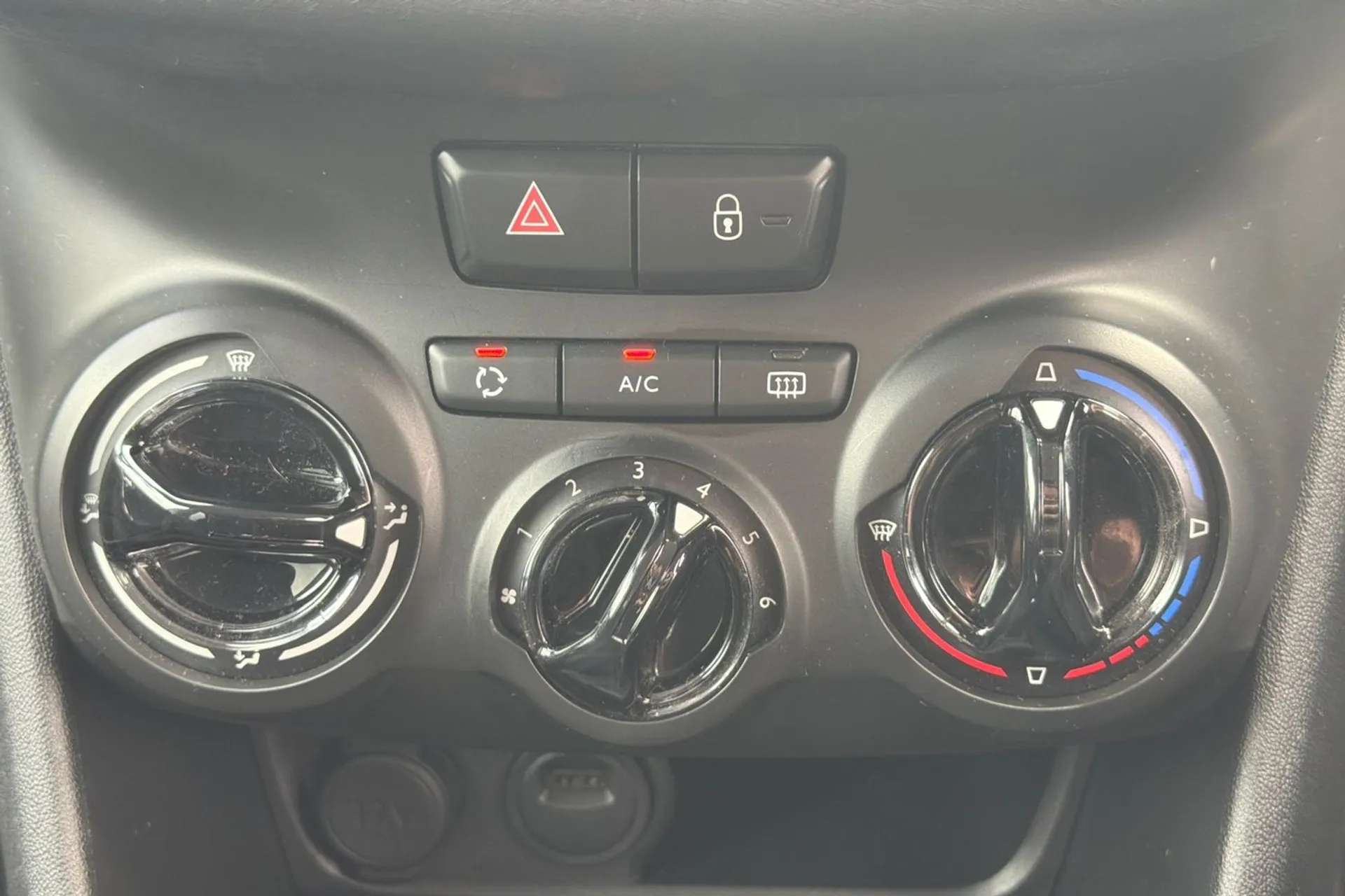 2019 PEUGEOT 208 2019 PEUGEOT 208