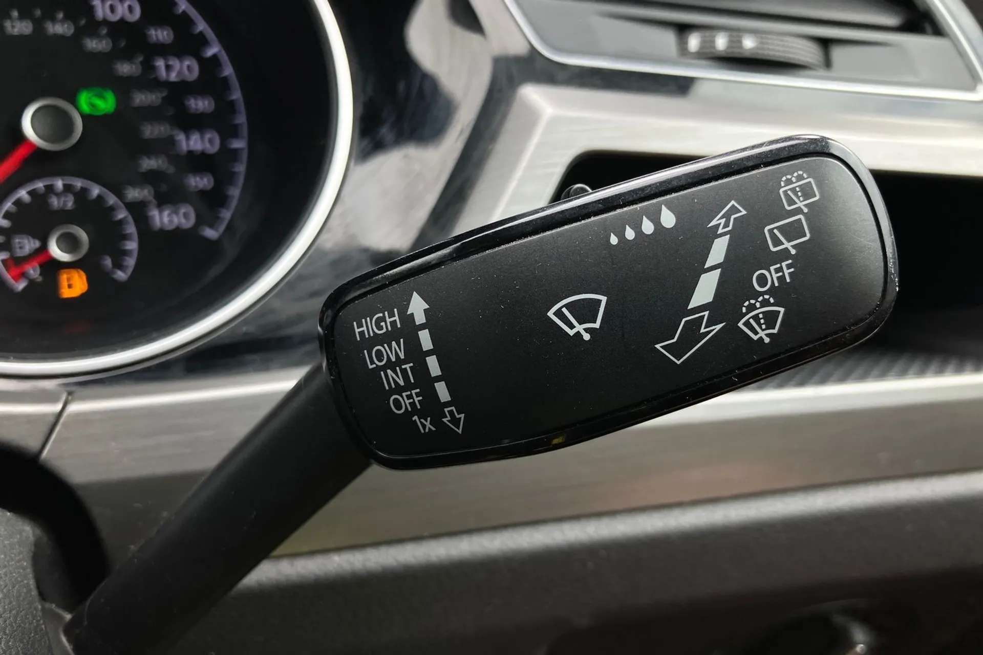 2020 VOLKSWAGEN TOURAN 2020 VOLKSWAGEN TOURAN