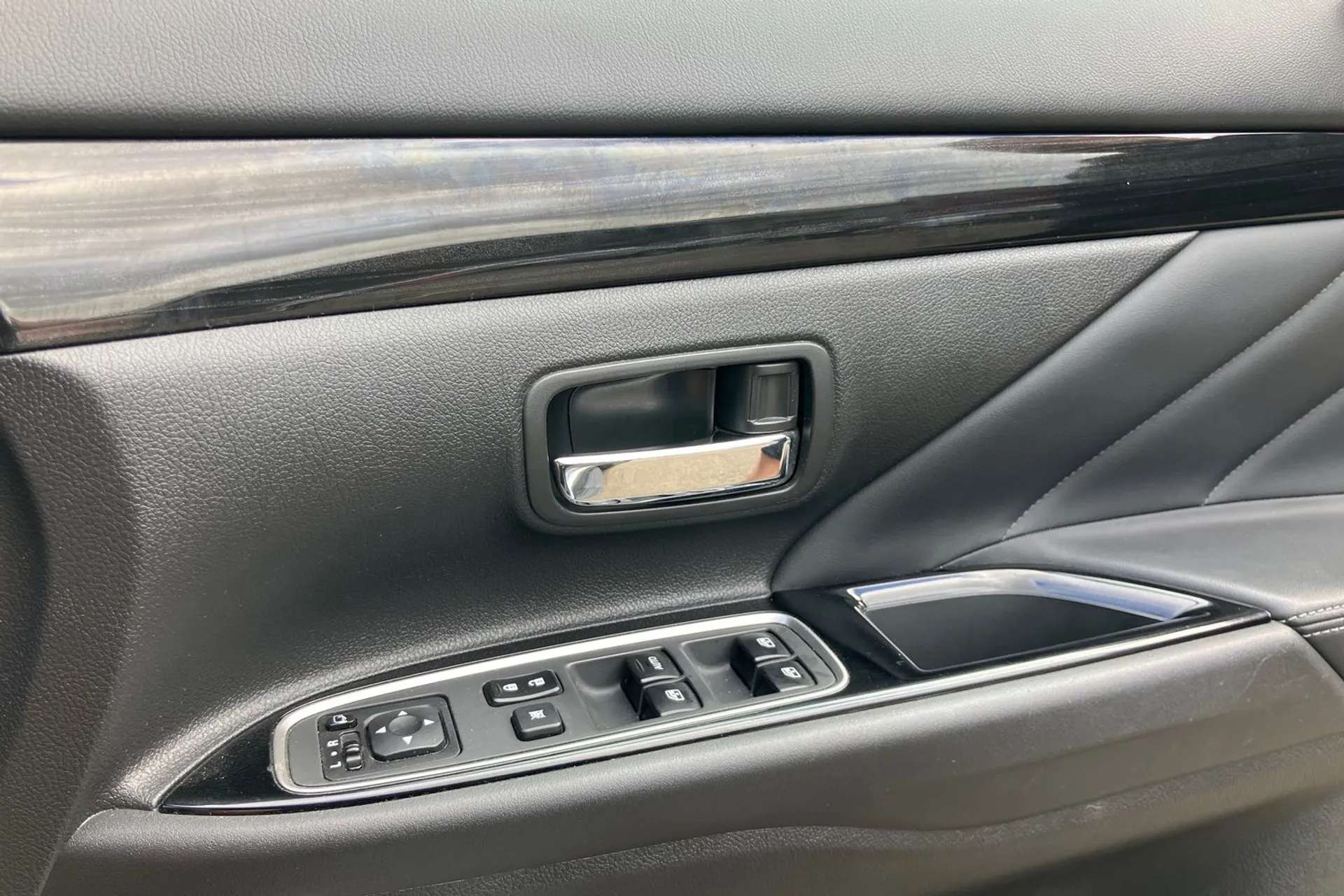 2018 MITSUBISHI OUTLANDER 2018 MITSUBISHI OUTLANDER