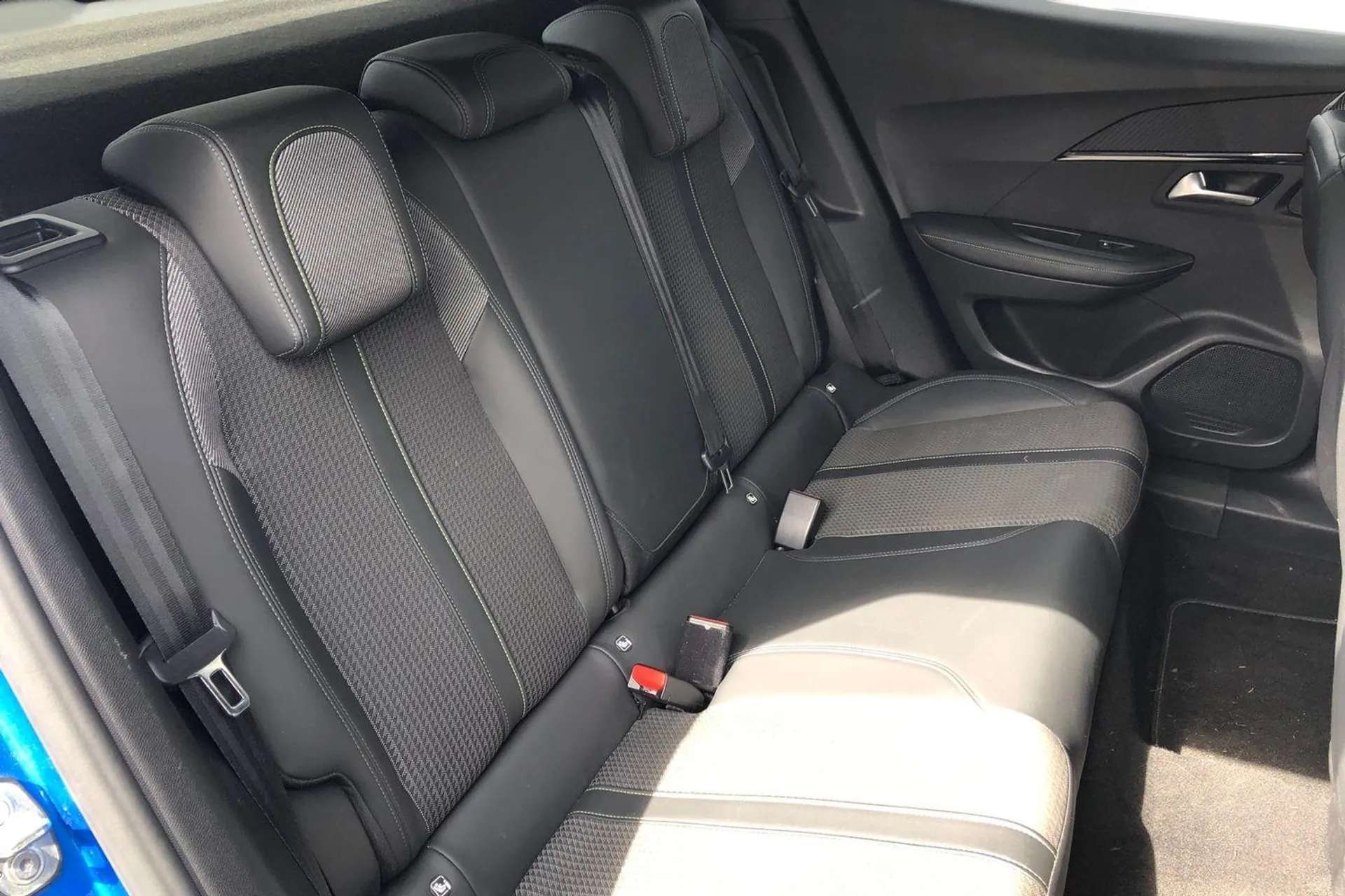 2021 PEUGEOT 2008 2021 PEUGEOT 2008
