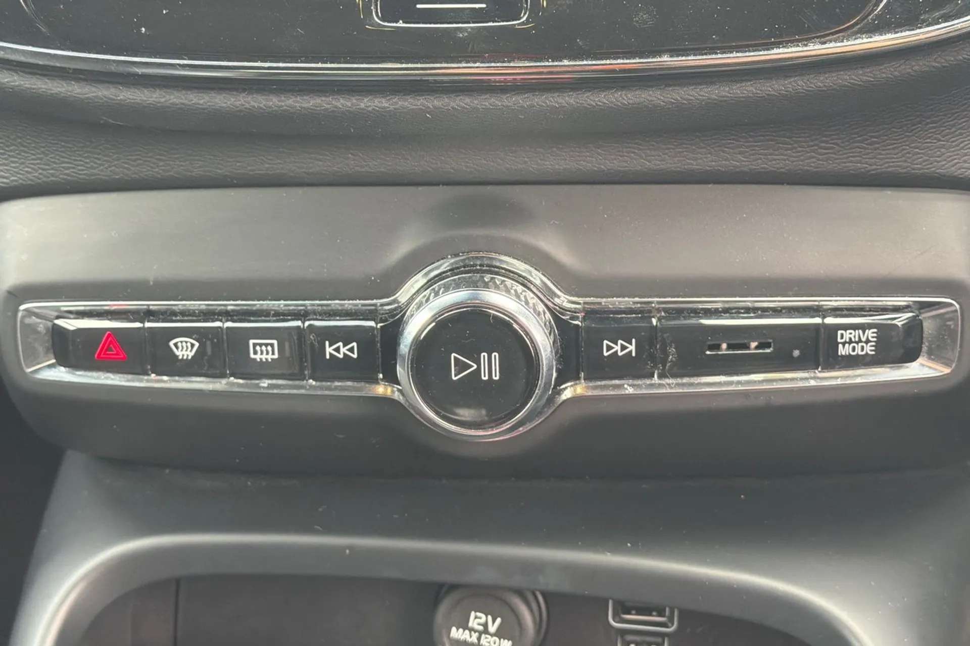 2021 VOLVO XC40 2021 VOLVO XC40