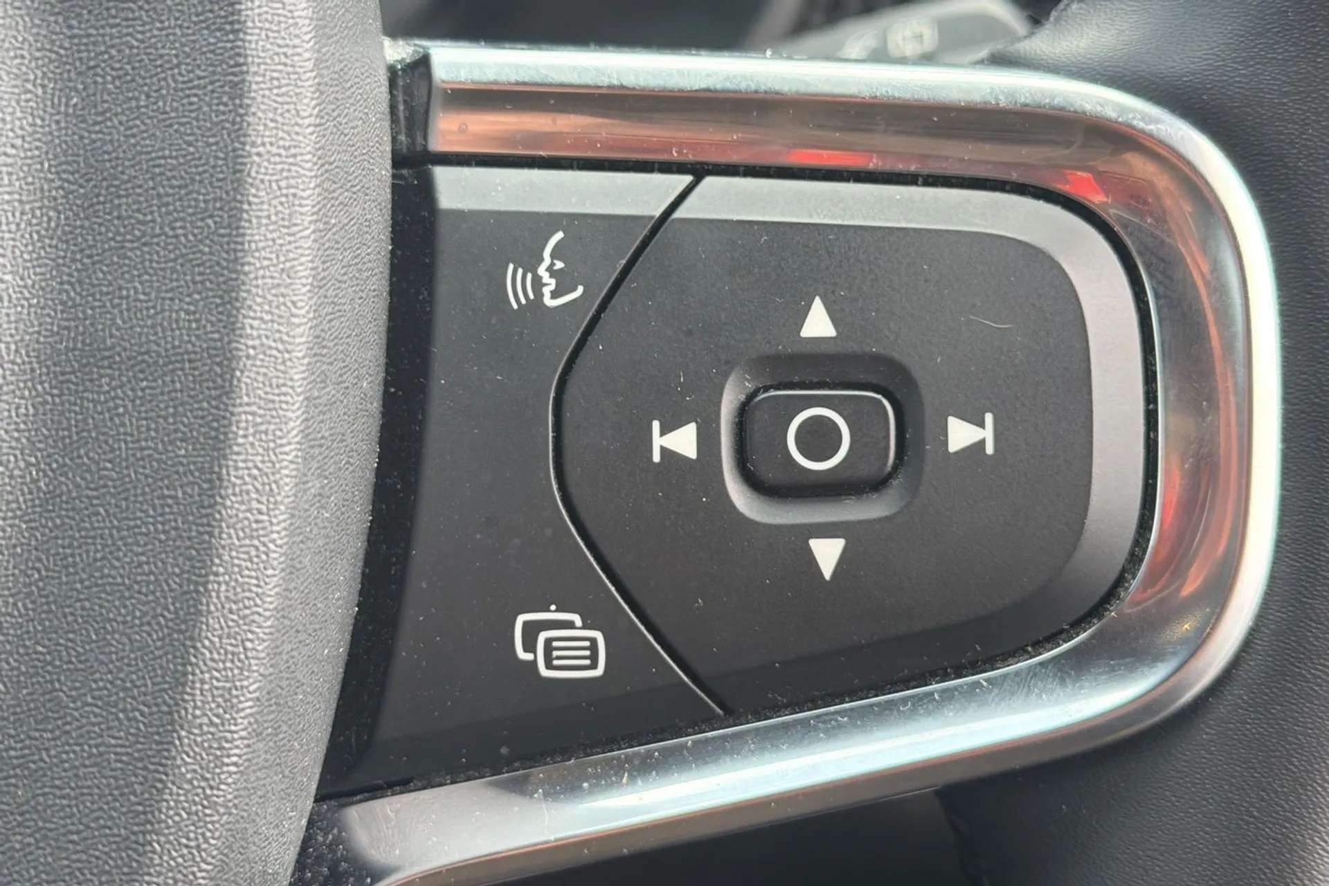 2021 VOLVO XC40 2021 VOLVO XC40