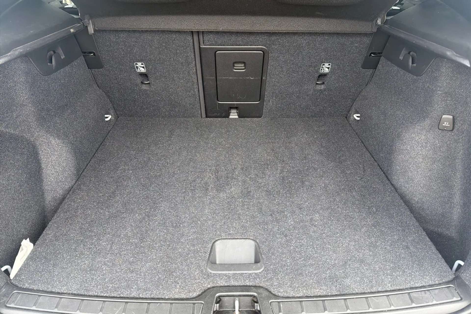 2021 VOLVO XC40 2021 VOLVO XC40