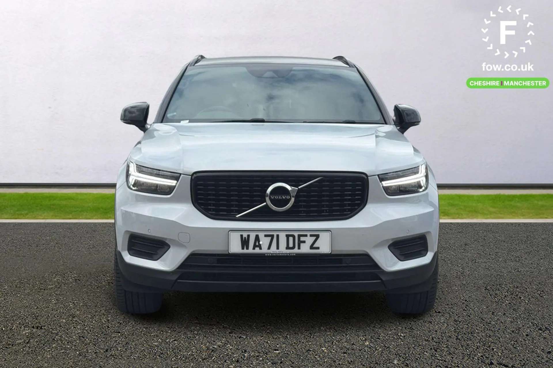 2021 VOLVO XC40 2021 VOLVO XC40