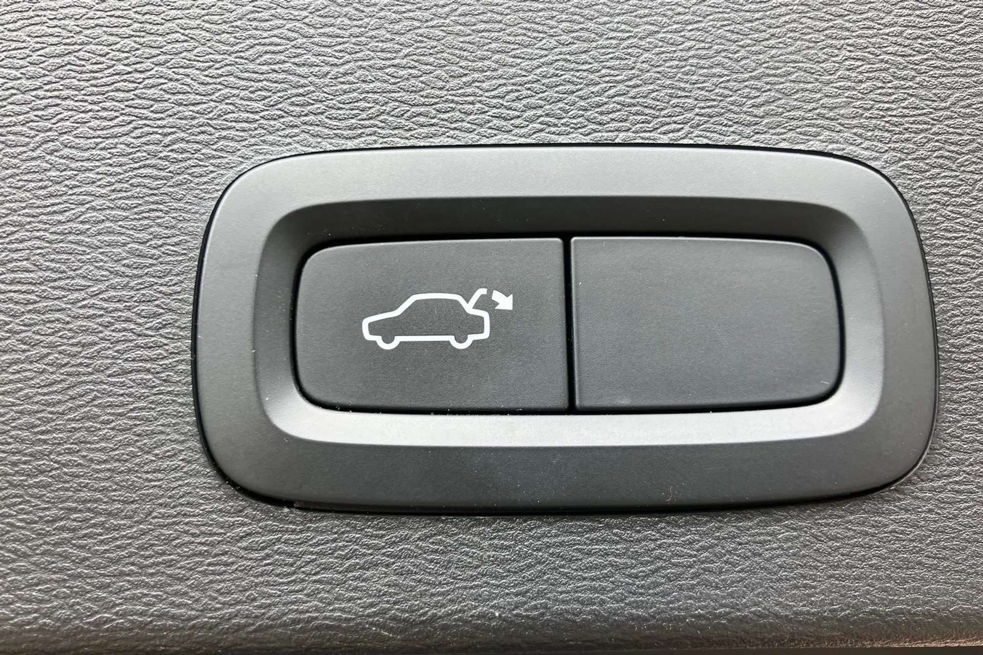 2021 VOLVO XC40 2021 VOLVO XC40