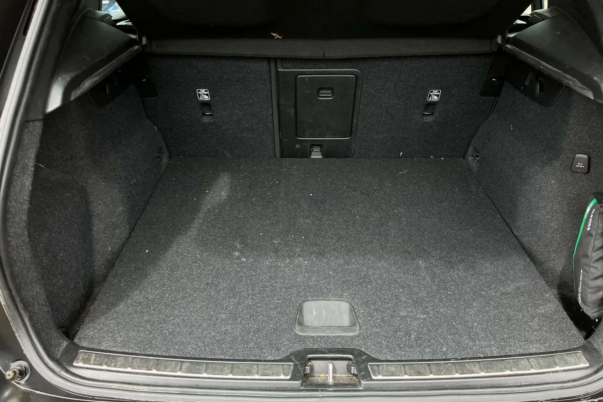 2021 VOLVO XC40 2021 VOLVO XC40