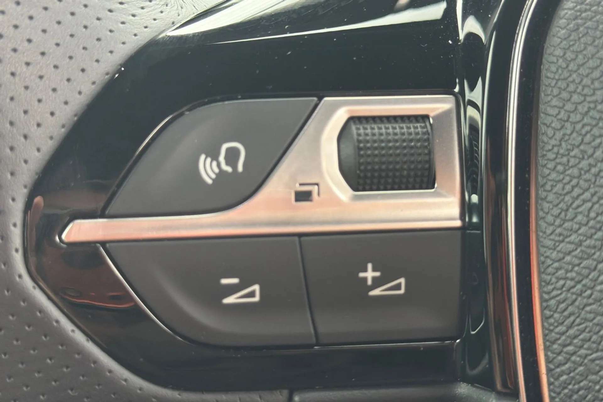 2024 PEUGEOT 2008 2024 PEUGEOT 2008