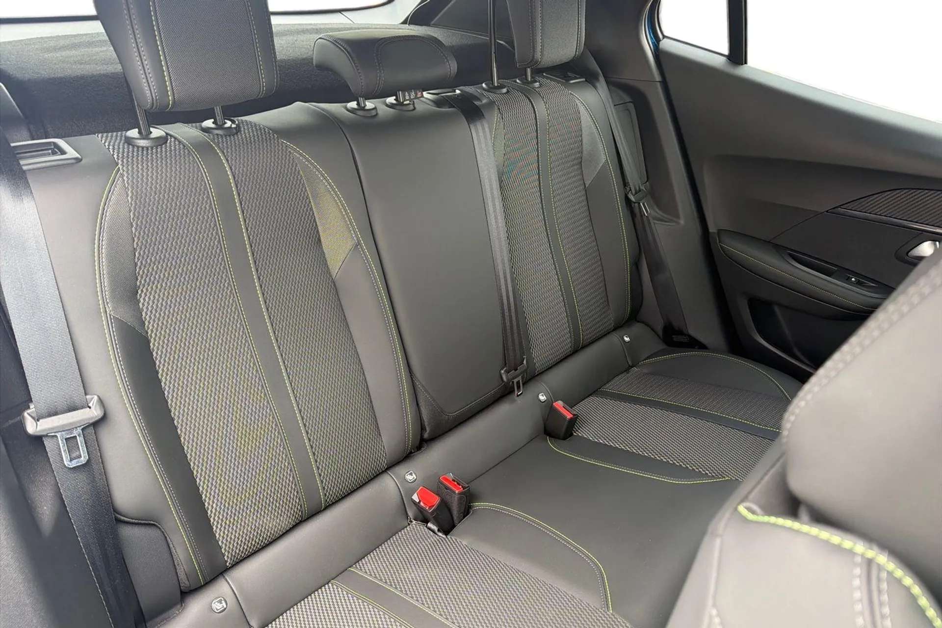 2024 PEUGEOT 2008 2024 PEUGEOT 2008