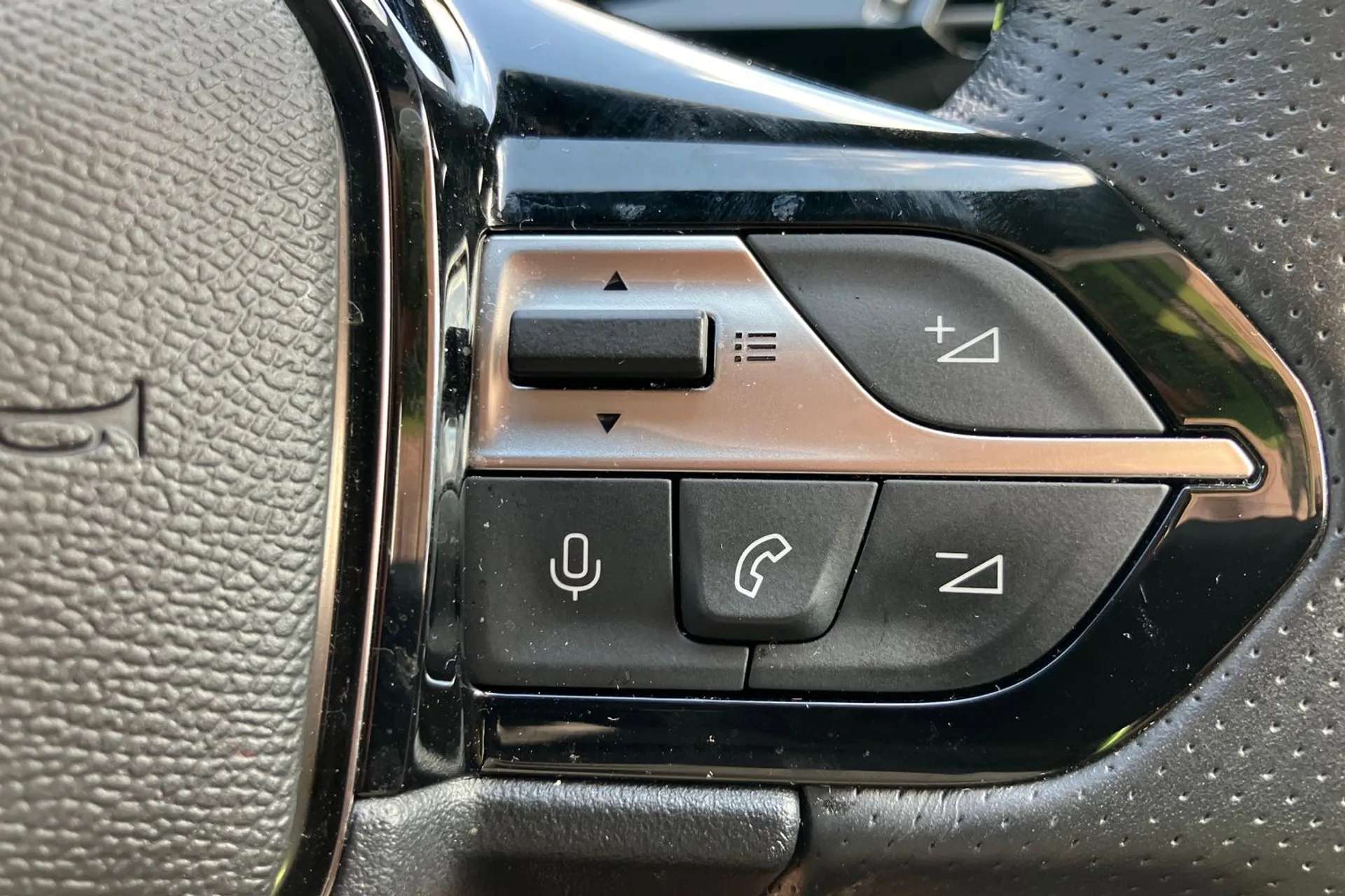 2023 PEUGEOT 308 2023 PEUGEOT 308