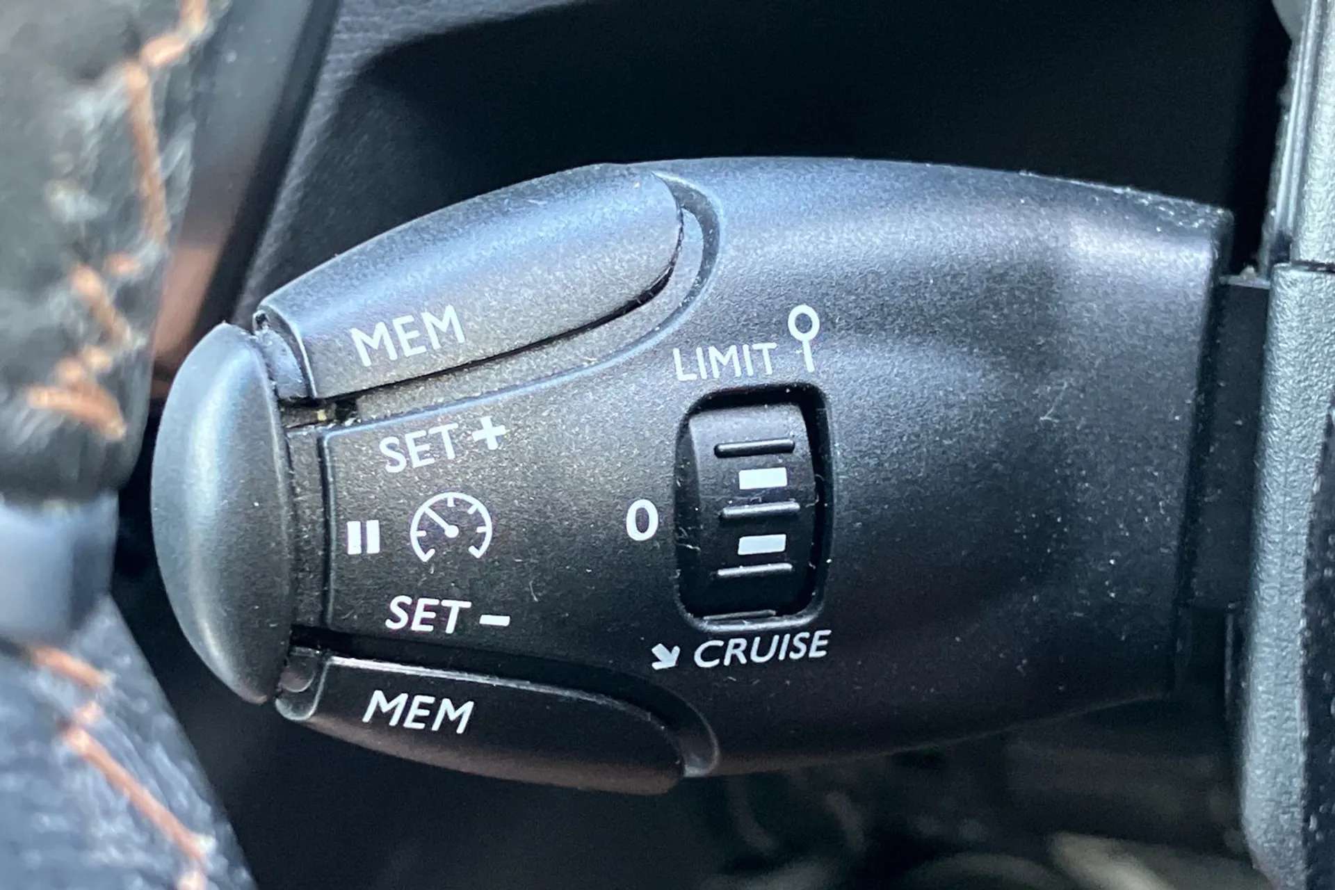 2019 PEUGEOT 5008 2019 PEUGEOT 5008