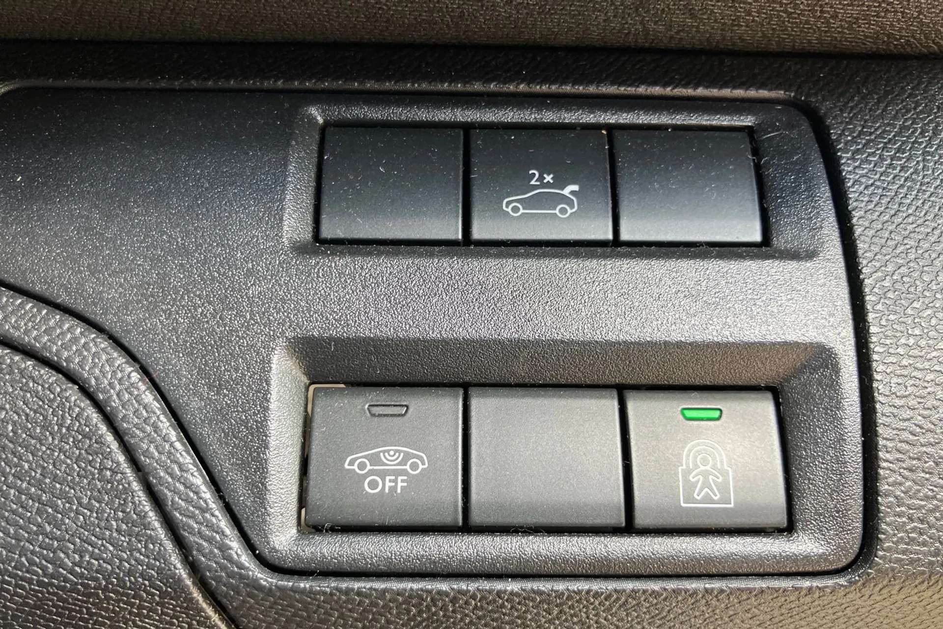 2019 PEUGEOT 5008 2019 PEUGEOT 5008