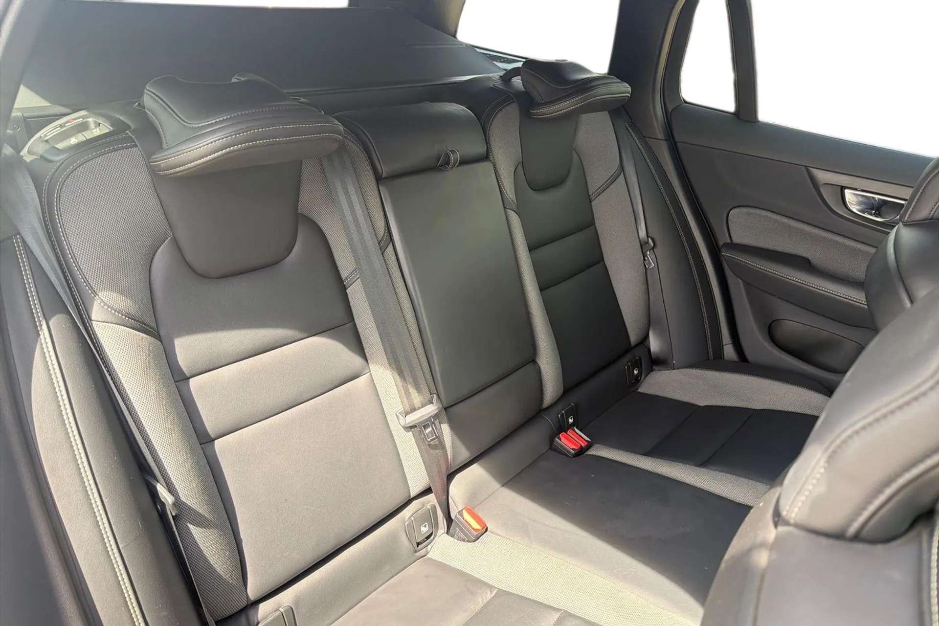 2022 VOLVO V60 2022 VOLVO V60