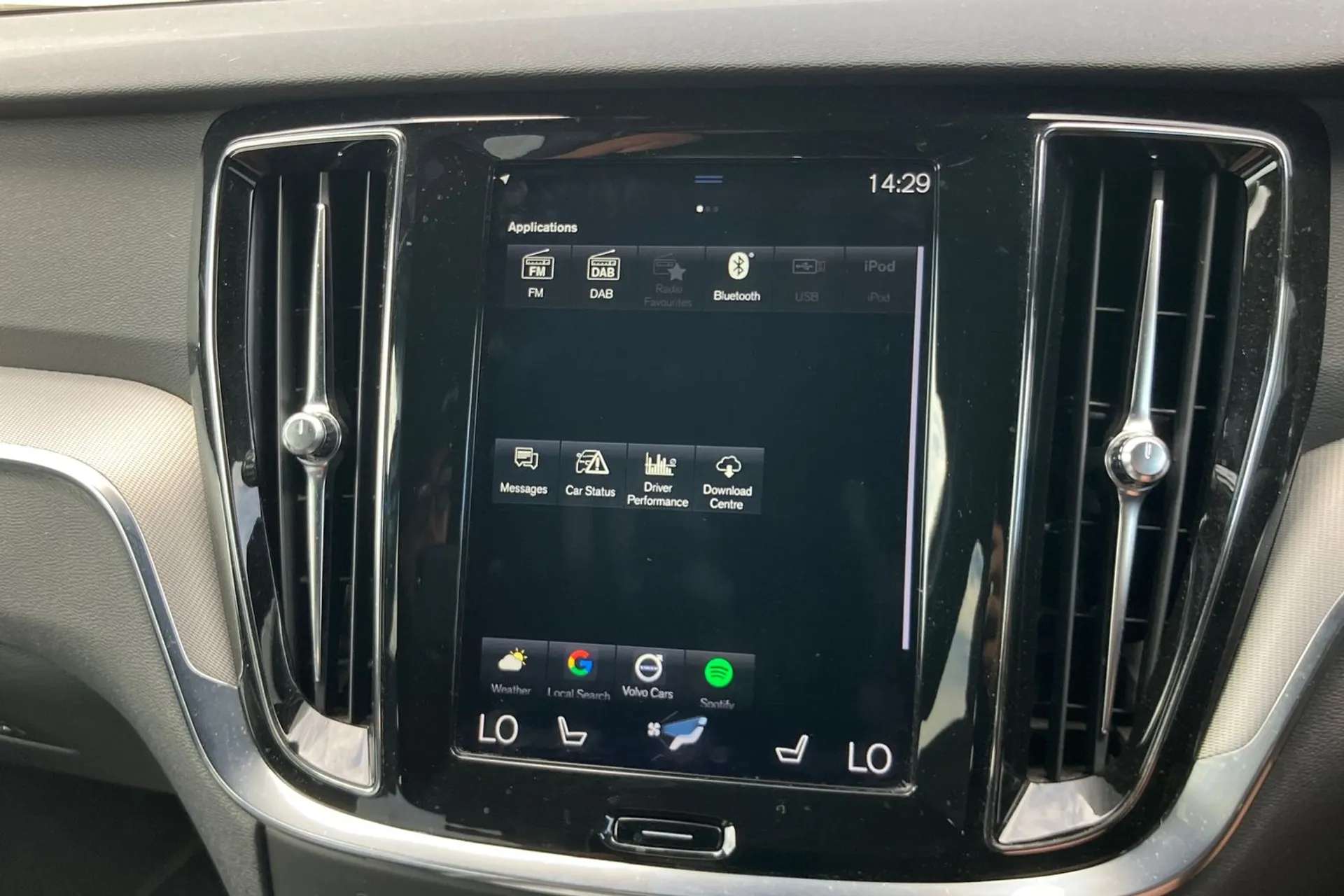 2020 VOLVO V60 2020 VOLVO V60
