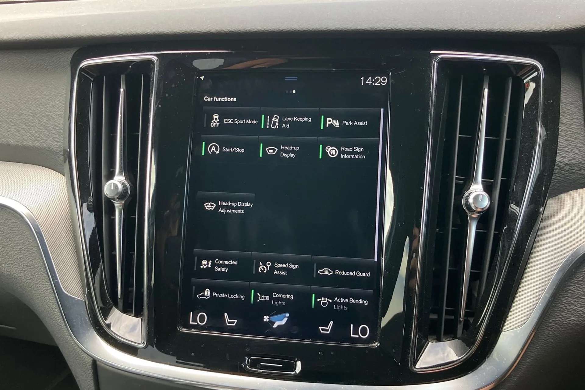 2020 VOLVO V60 2020 VOLVO V60
