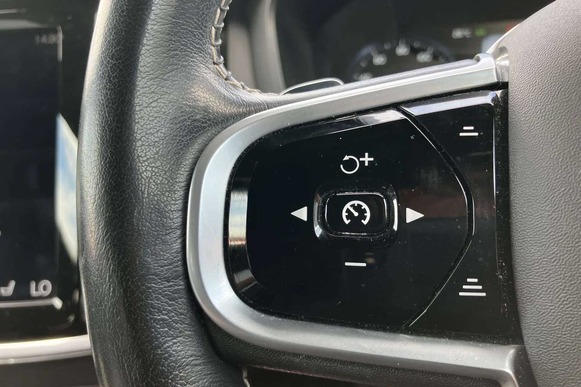2020 VOLVO V60 2020 VOLVO V60