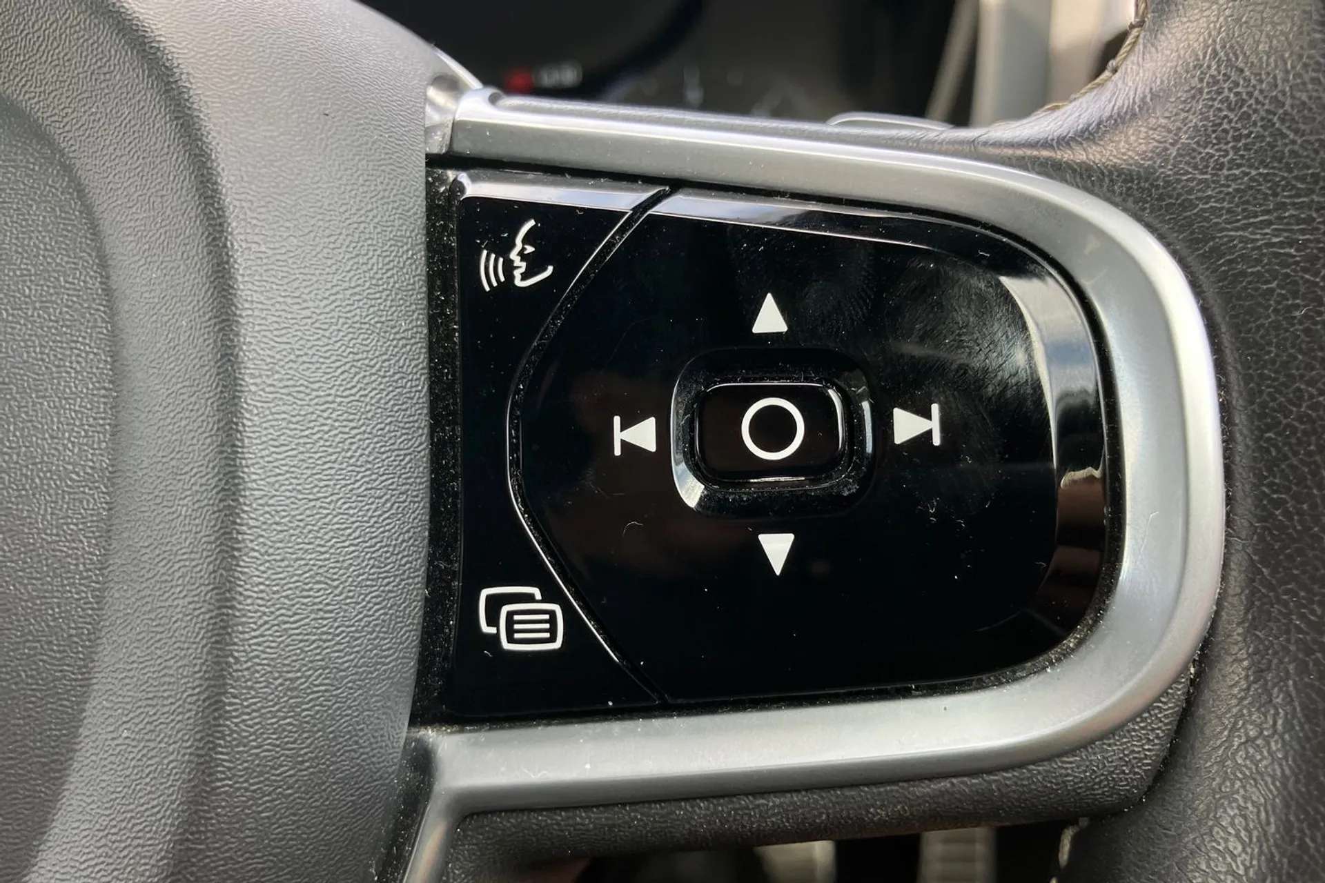 2020 VOLVO V60 2020 VOLVO V60