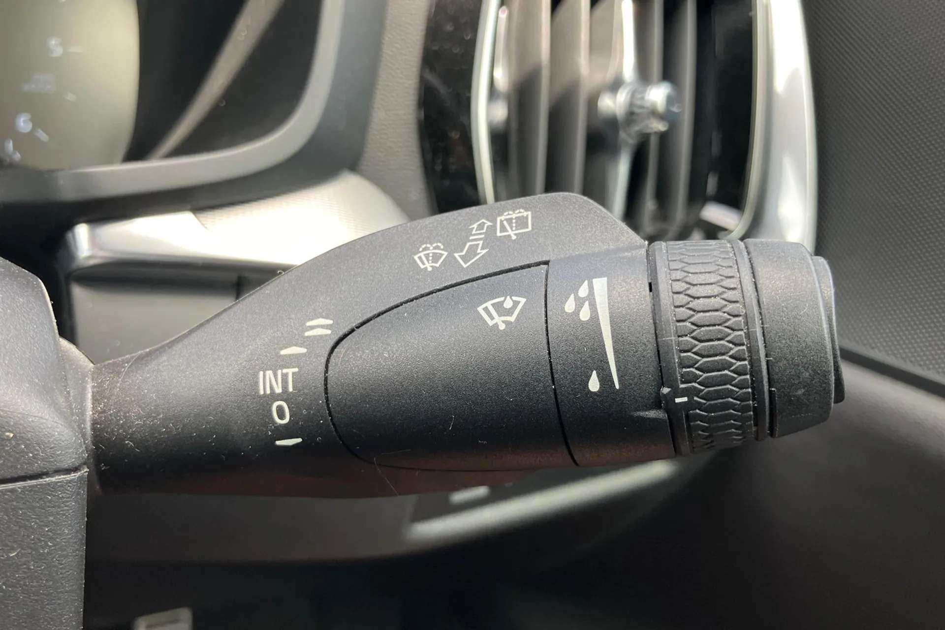 2020 VOLVO V60 2020 VOLVO V60