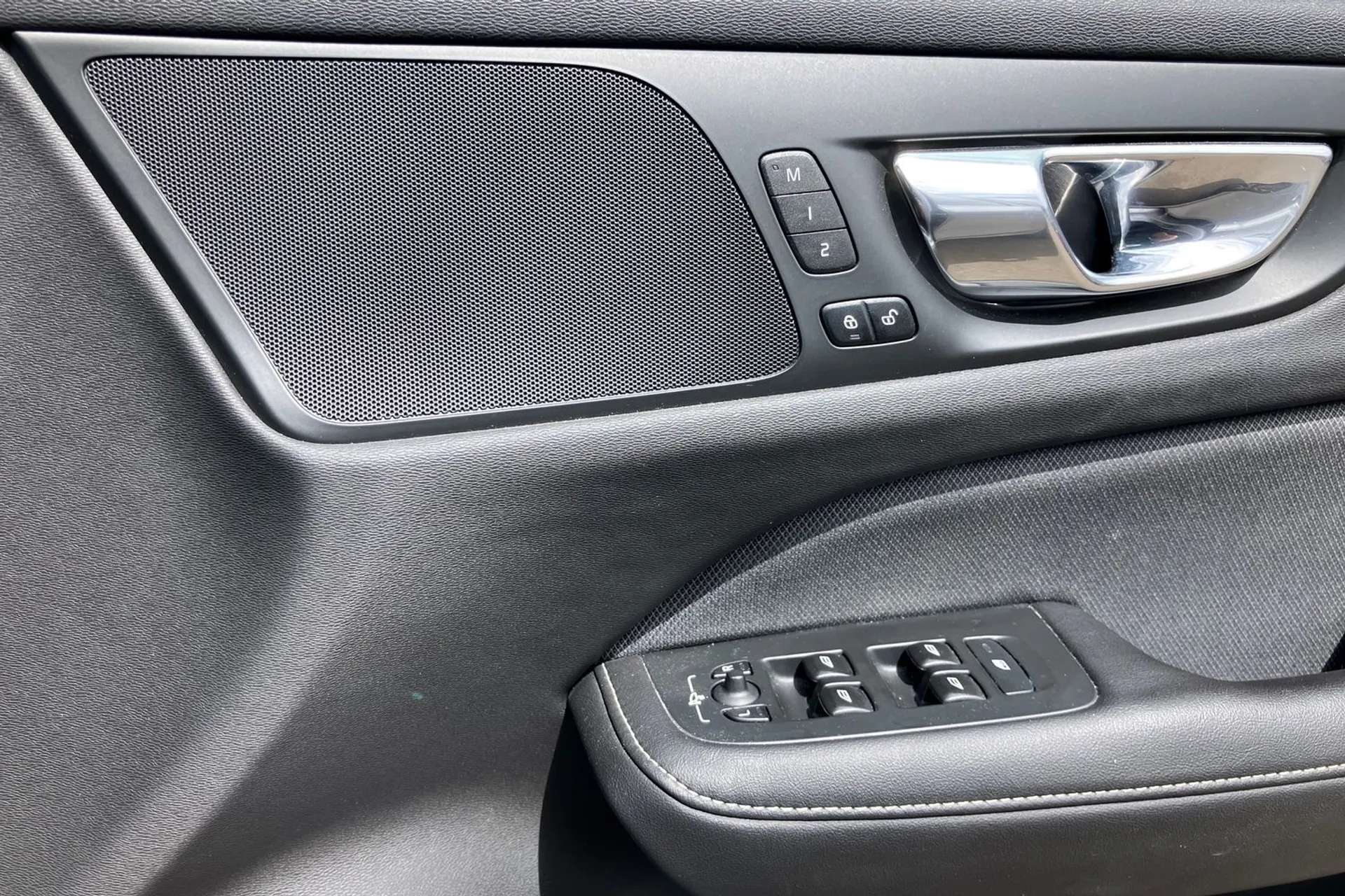 2020 VOLVO V60 2020 VOLVO V60