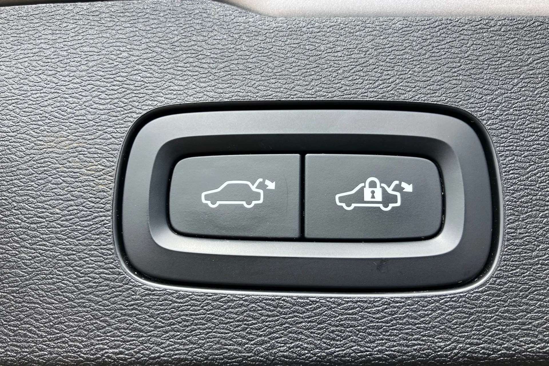 2020 VOLVO V60 2020 VOLVO V60