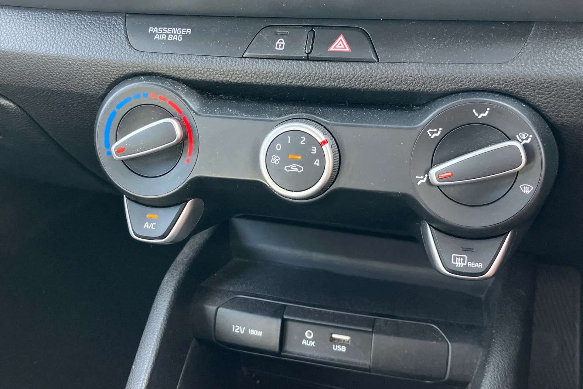 2018 KIA STONIC 2018 KIA STONIC
