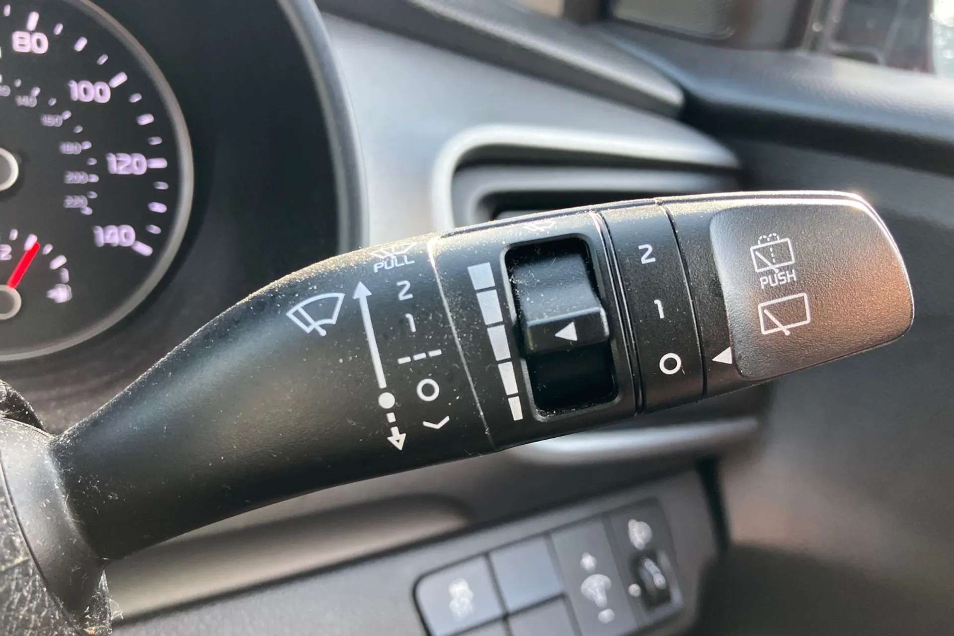2018 KIA STONIC 2018 KIA STONIC