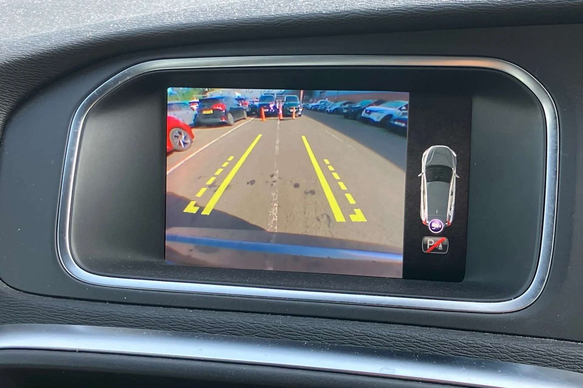 2019 VOLVO V40 2019 VOLVO V40