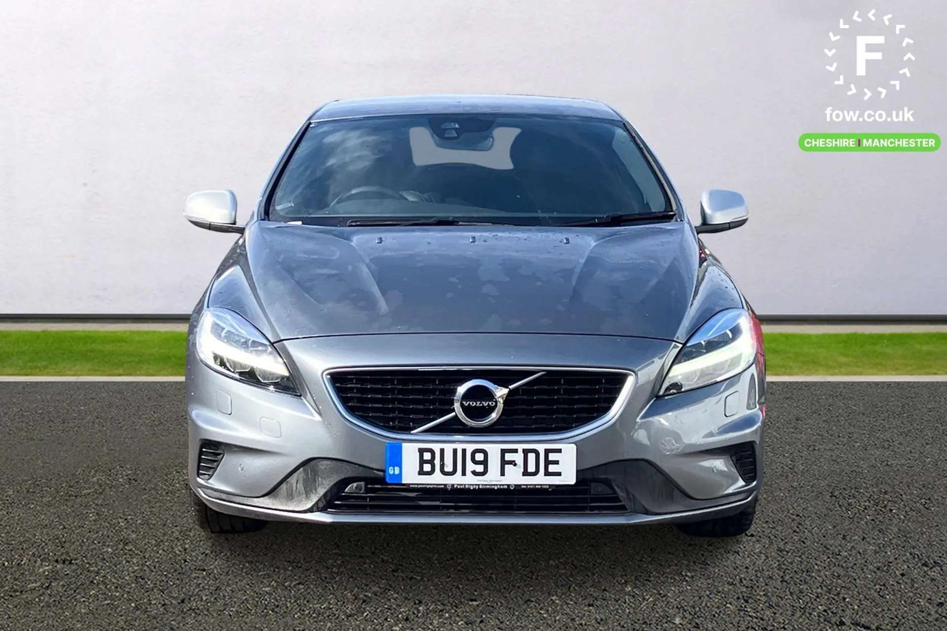 2019 VOLVO V40 2019 VOLVO V40