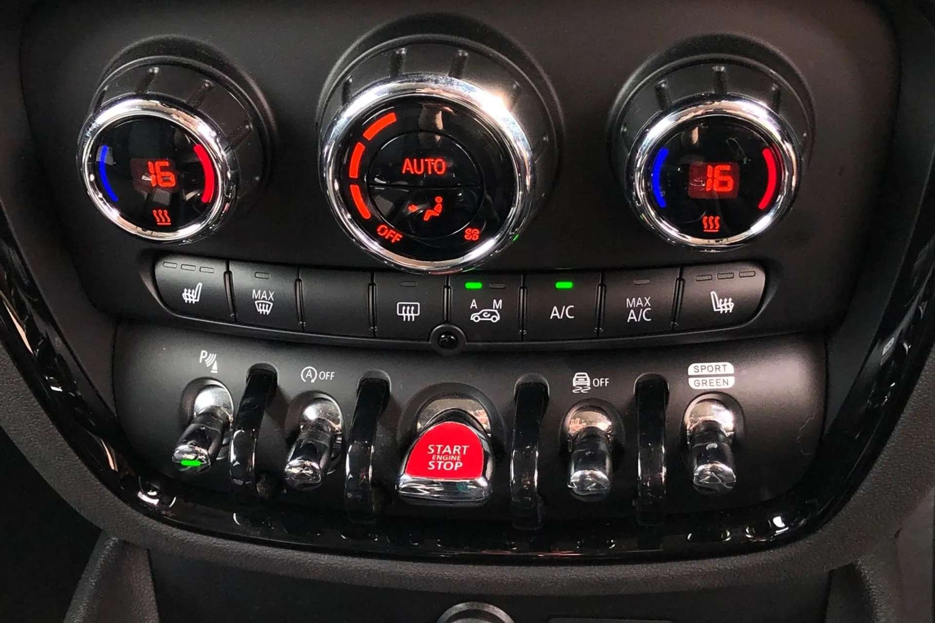 2018 MINI CLUBMAN 2018 MINI CLUBMAN