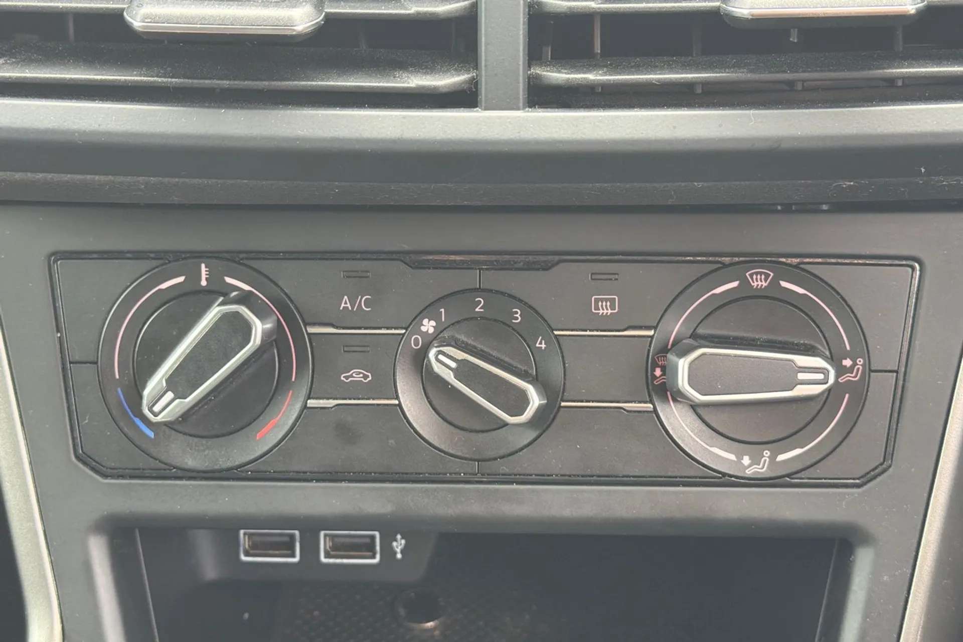 2019 VOLKSWAGEN POLO 2019 VOLKSWAGEN POLO