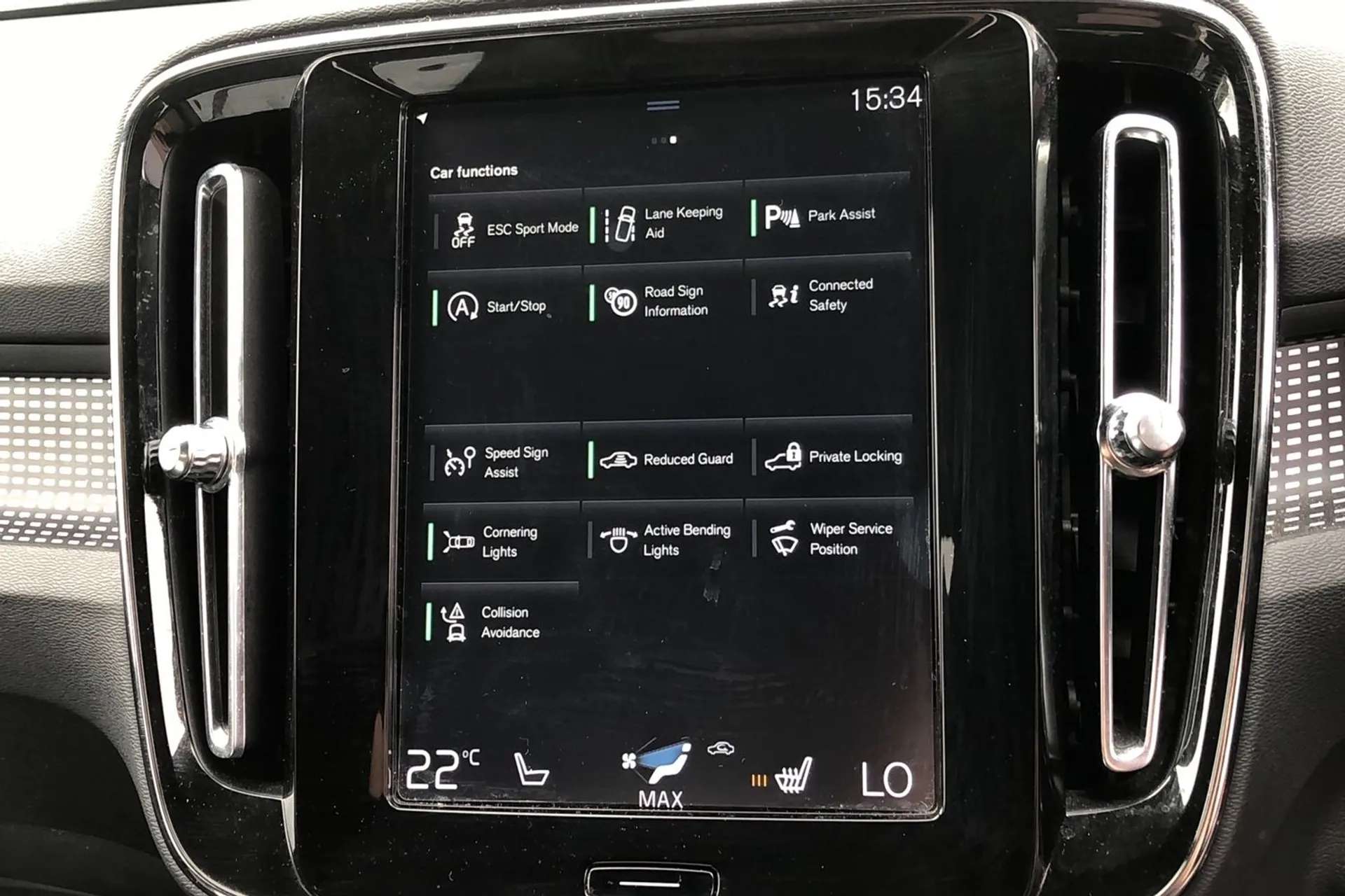 2019 VOLVO XC40 2019 VOLVO XC40