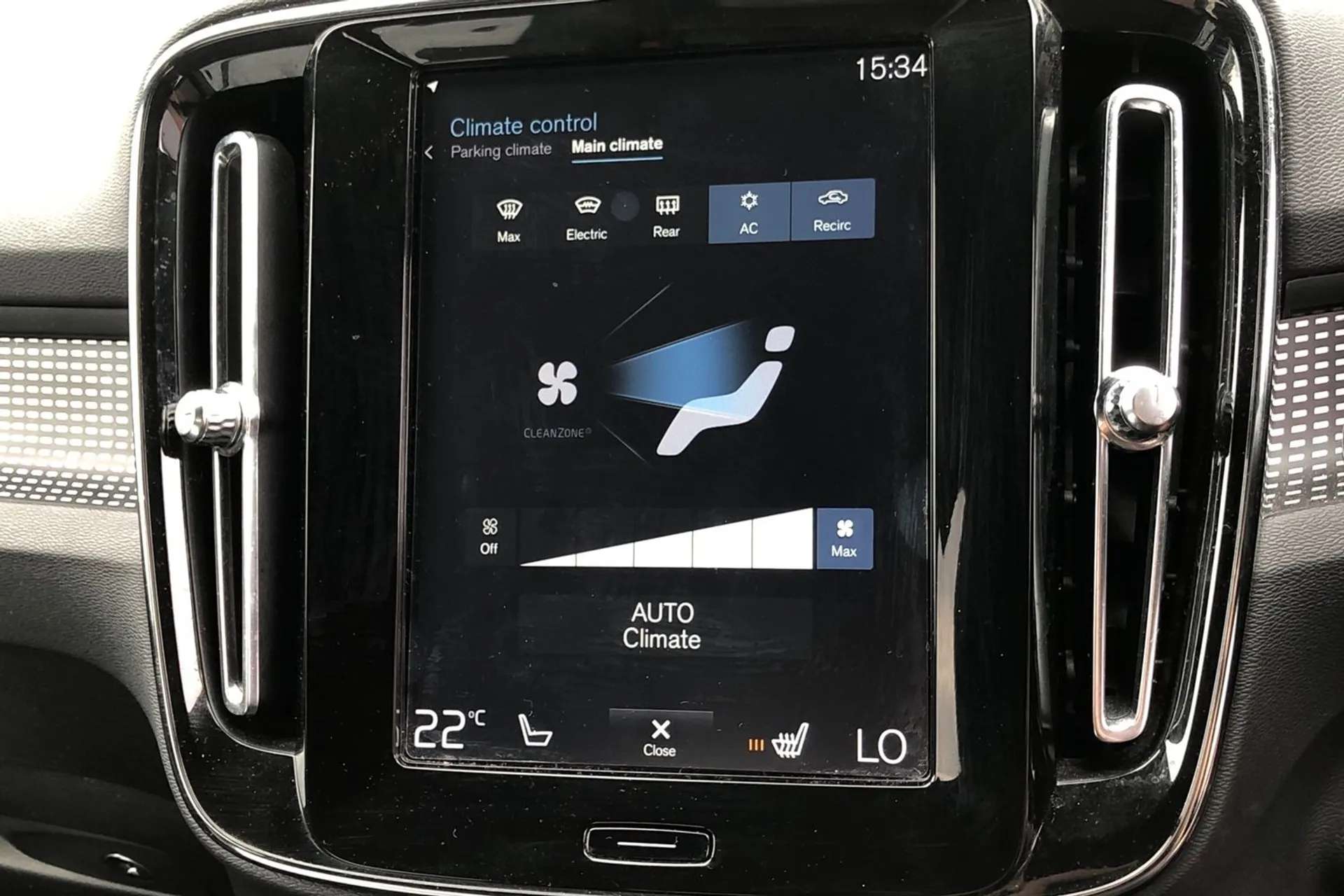 2019 VOLVO XC40 2019 VOLVO XC40