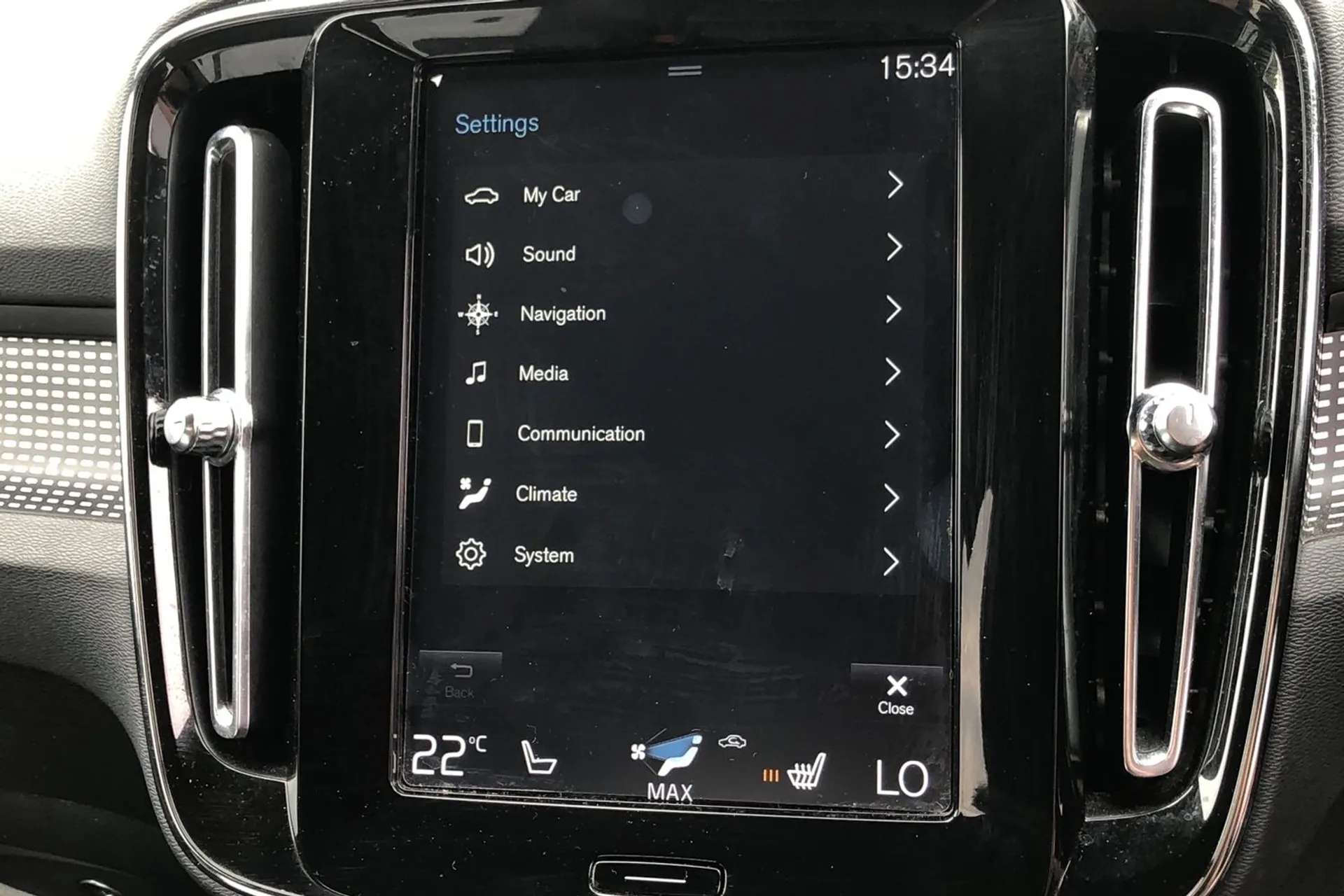 2019 VOLVO XC40 2019 VOLVO XC40