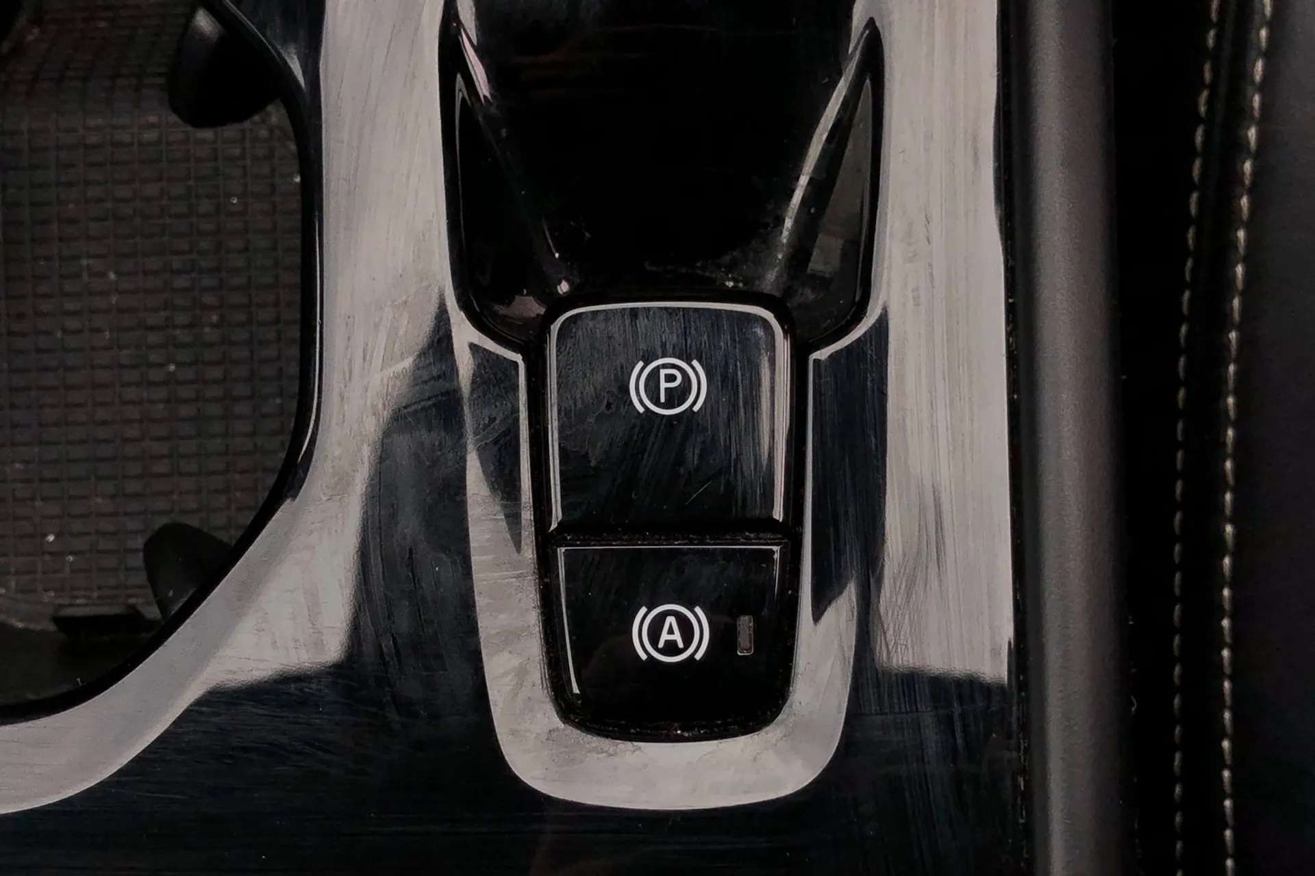 2019 VOLVO XC40 2019 VOLVO XC40