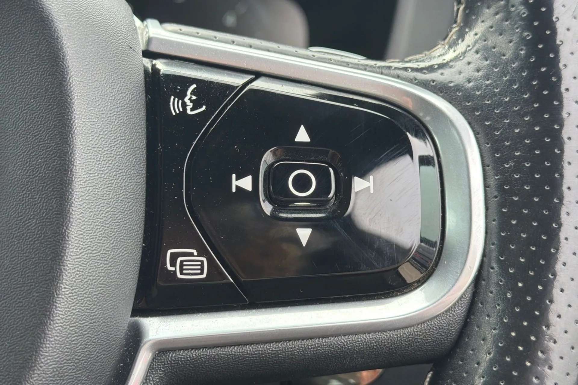2017 VOLVO XC60 2017 VOLVO XC60