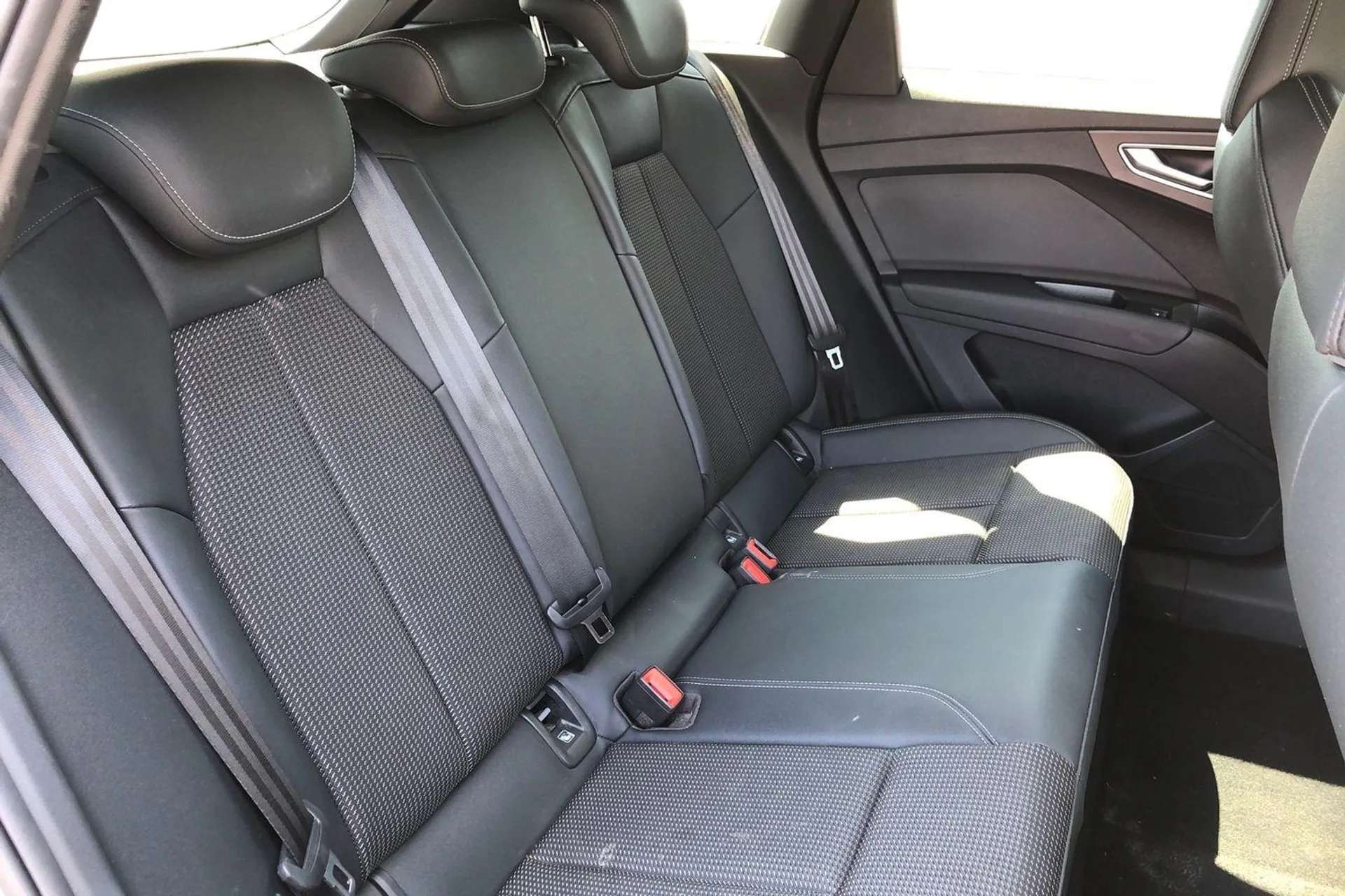 2023 AUDI Q4 2023 AUDI Q4